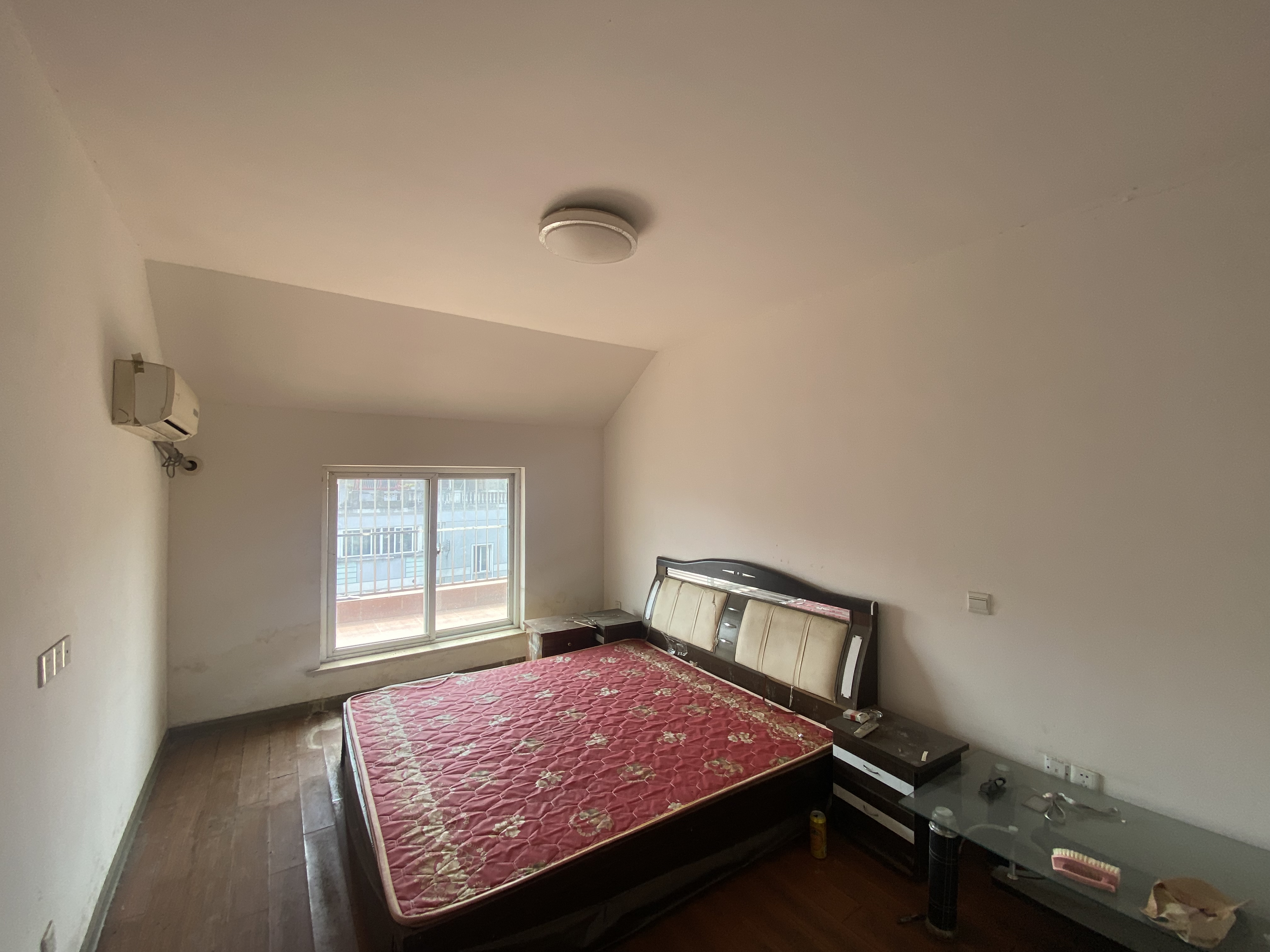 怡园新苑 4室2厅2卫 90.00m&sup2;