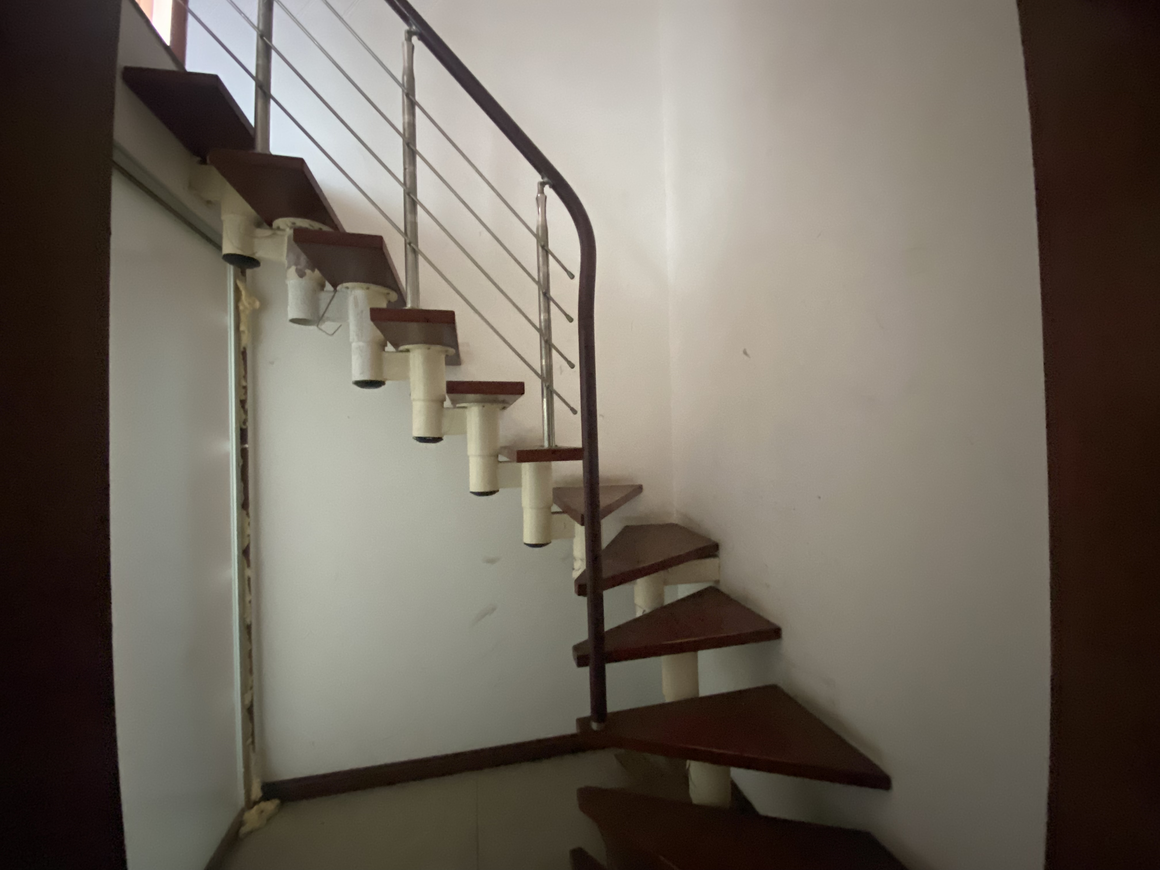 怡园新苑 4室2厅2卫 90.00m&sup2;