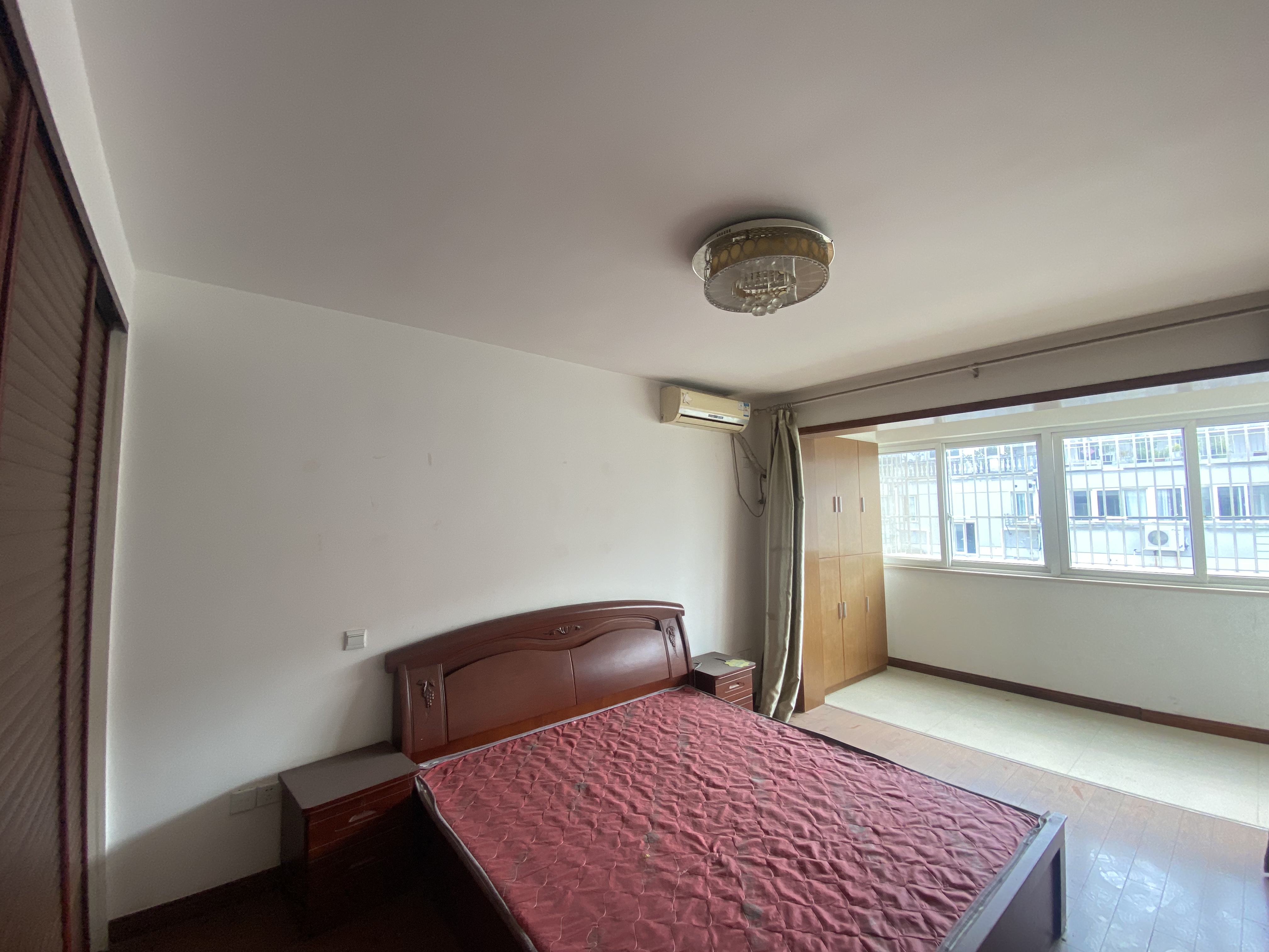 怡园新苑 4室2厅2卫 90.00m&sup2;