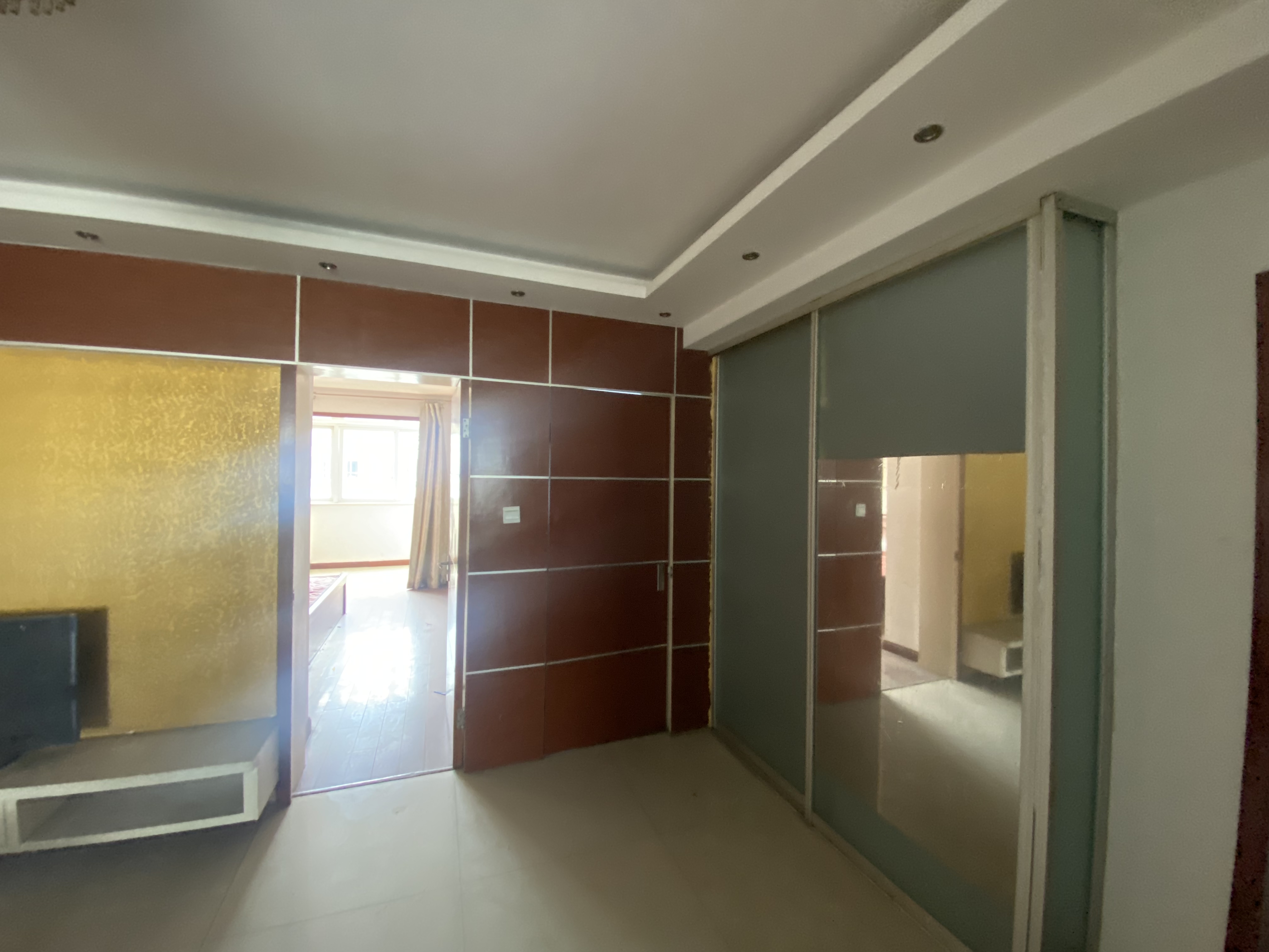 怡园新苑 4室2厅2卫 90.00m&sup2;