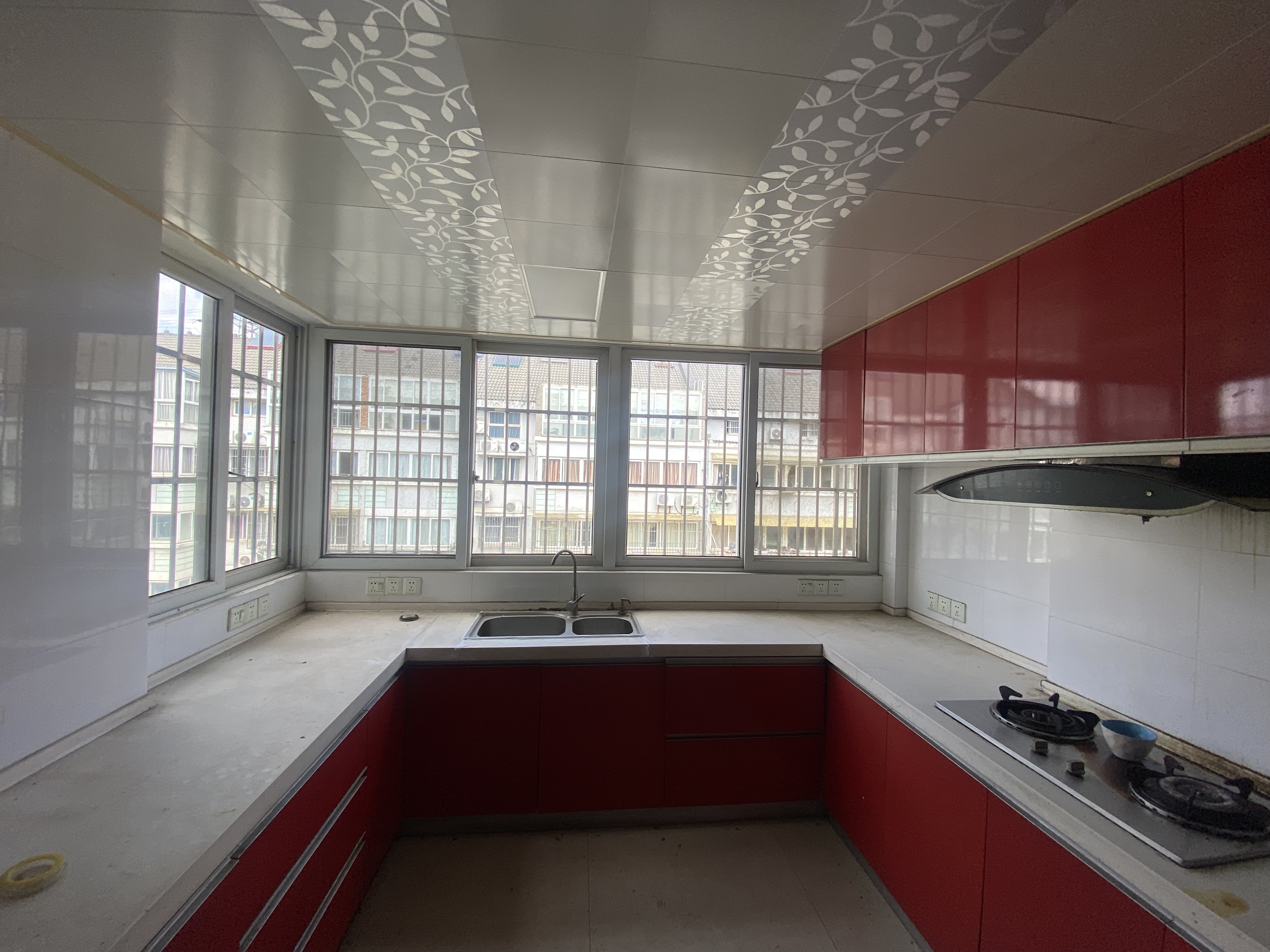 怡园新苑 4室2厅2卫 90.00m&sup2;