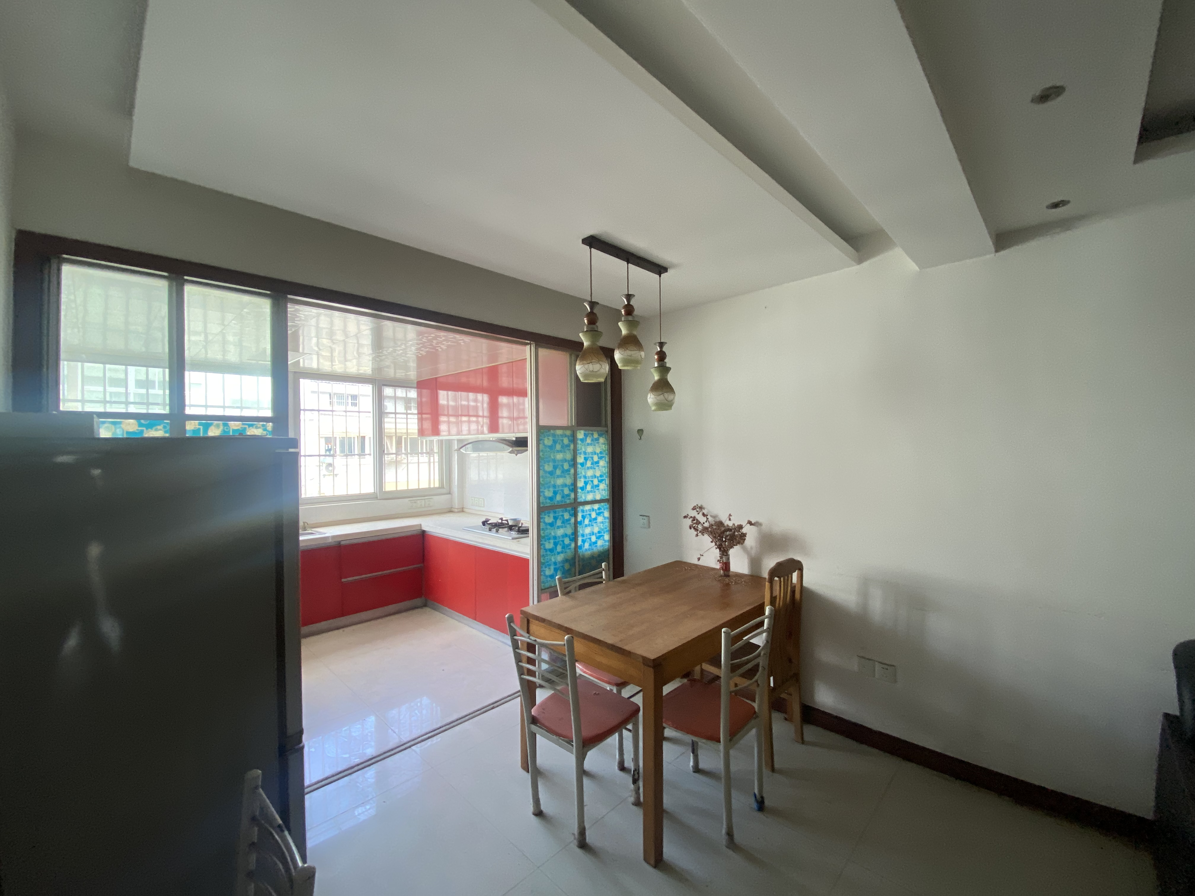 怡园新苑 4室2厅2卫 90.00m&sup2;