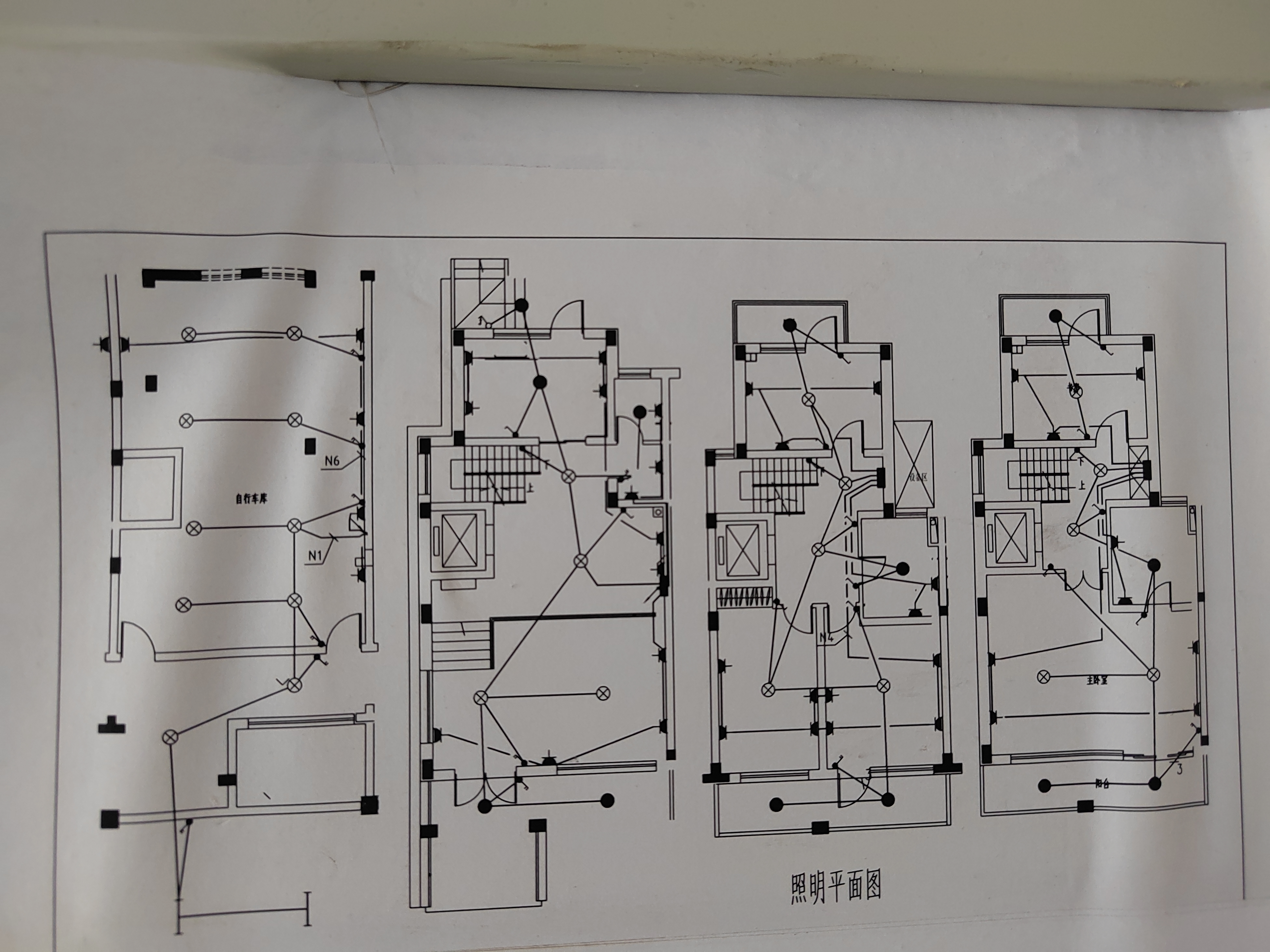 天安花园 4室2厅3卫 303m&sup2;