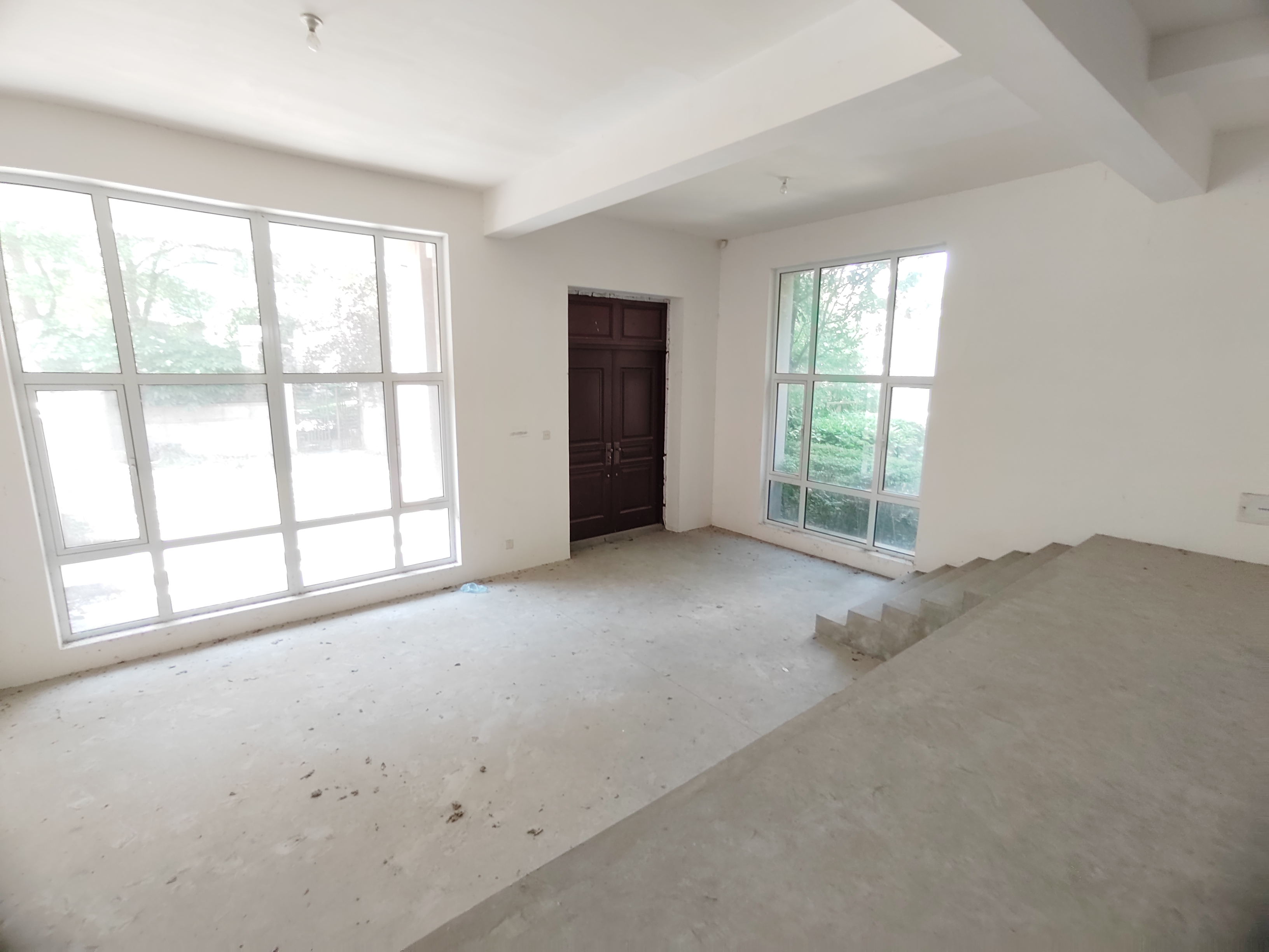 天安花园 4室2厅3卫 303m&sup2;