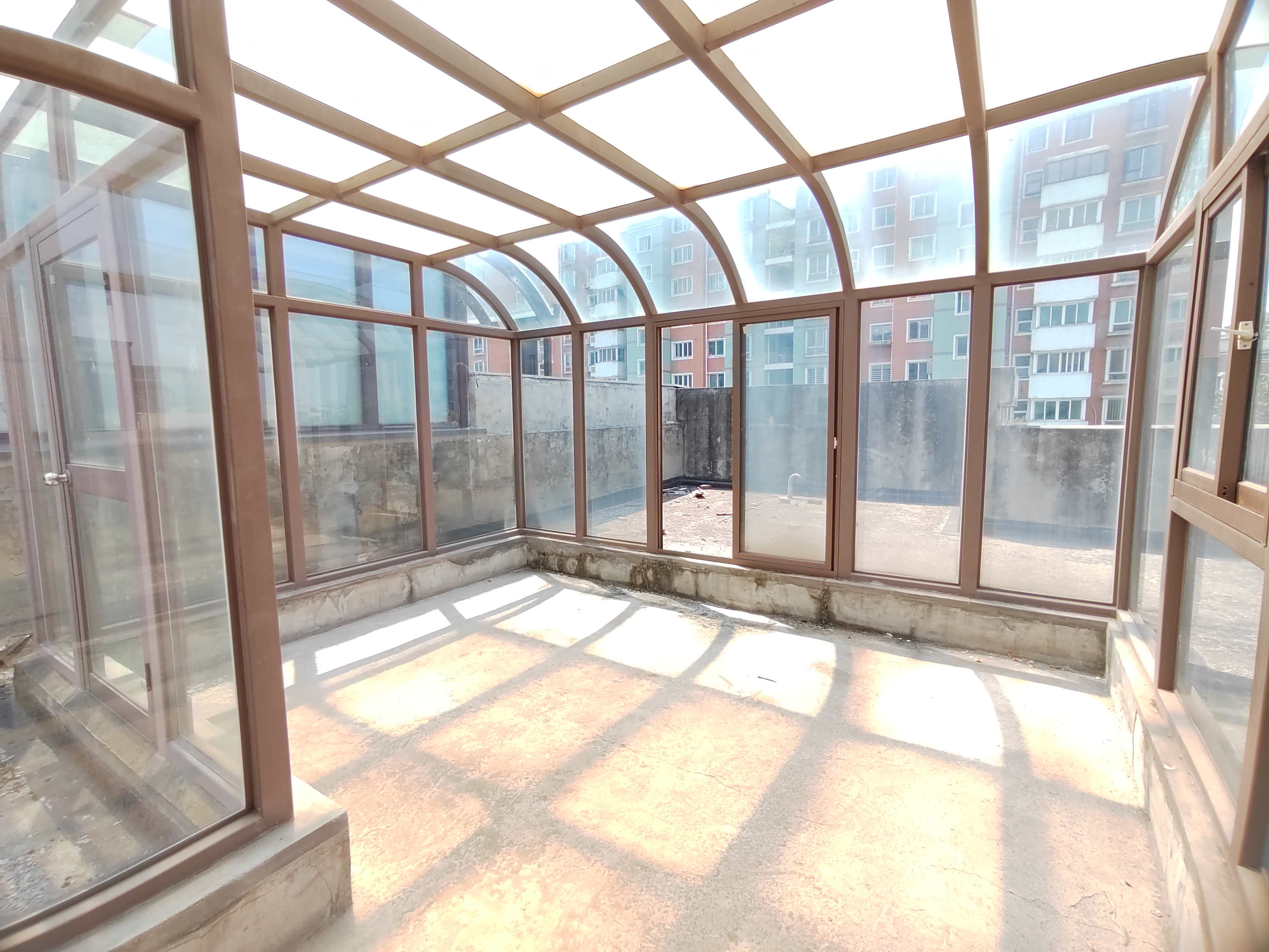 天安花园 4室2厅3卫 303m&sup2;