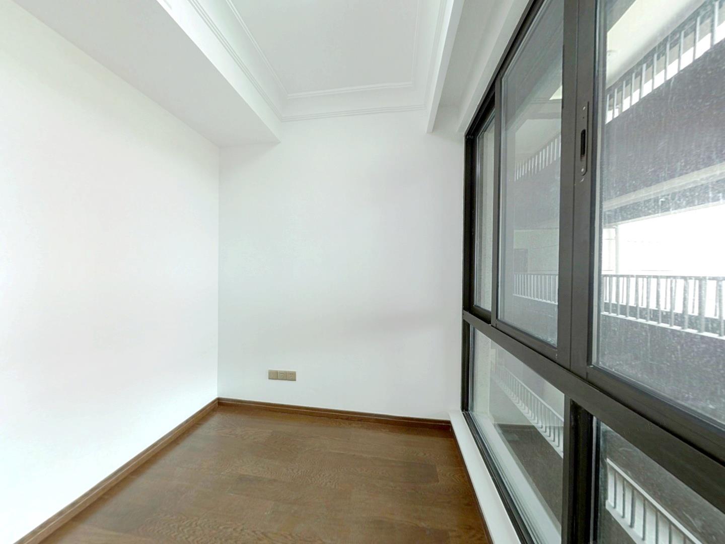 雍华府 3室2厅2卫 98.63m&sup2;