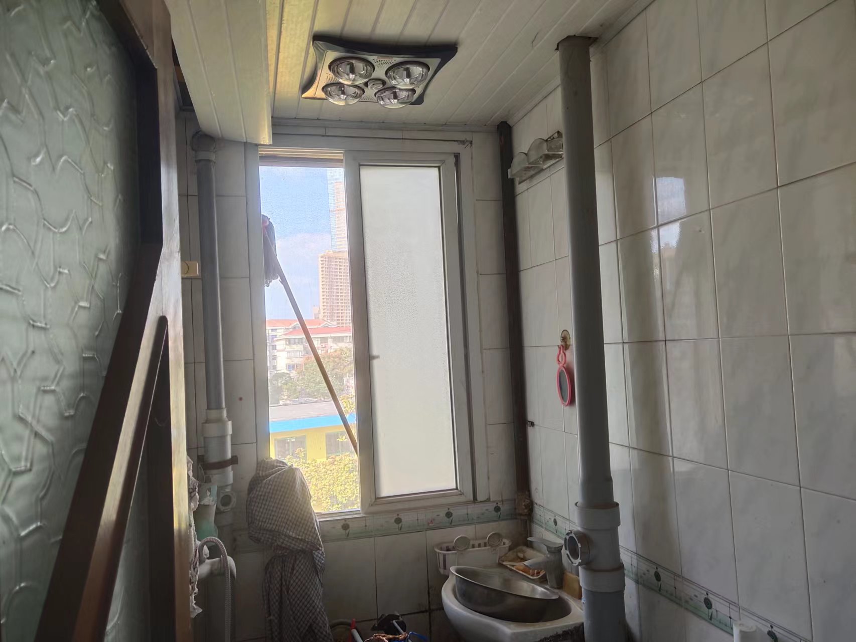 易家桥新村 3室1厅1卫 74m&sup2;