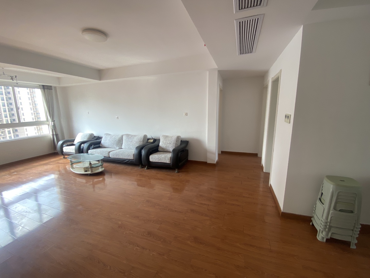 中南世纪花城三期 3室2厅1卫 136m&sup2;