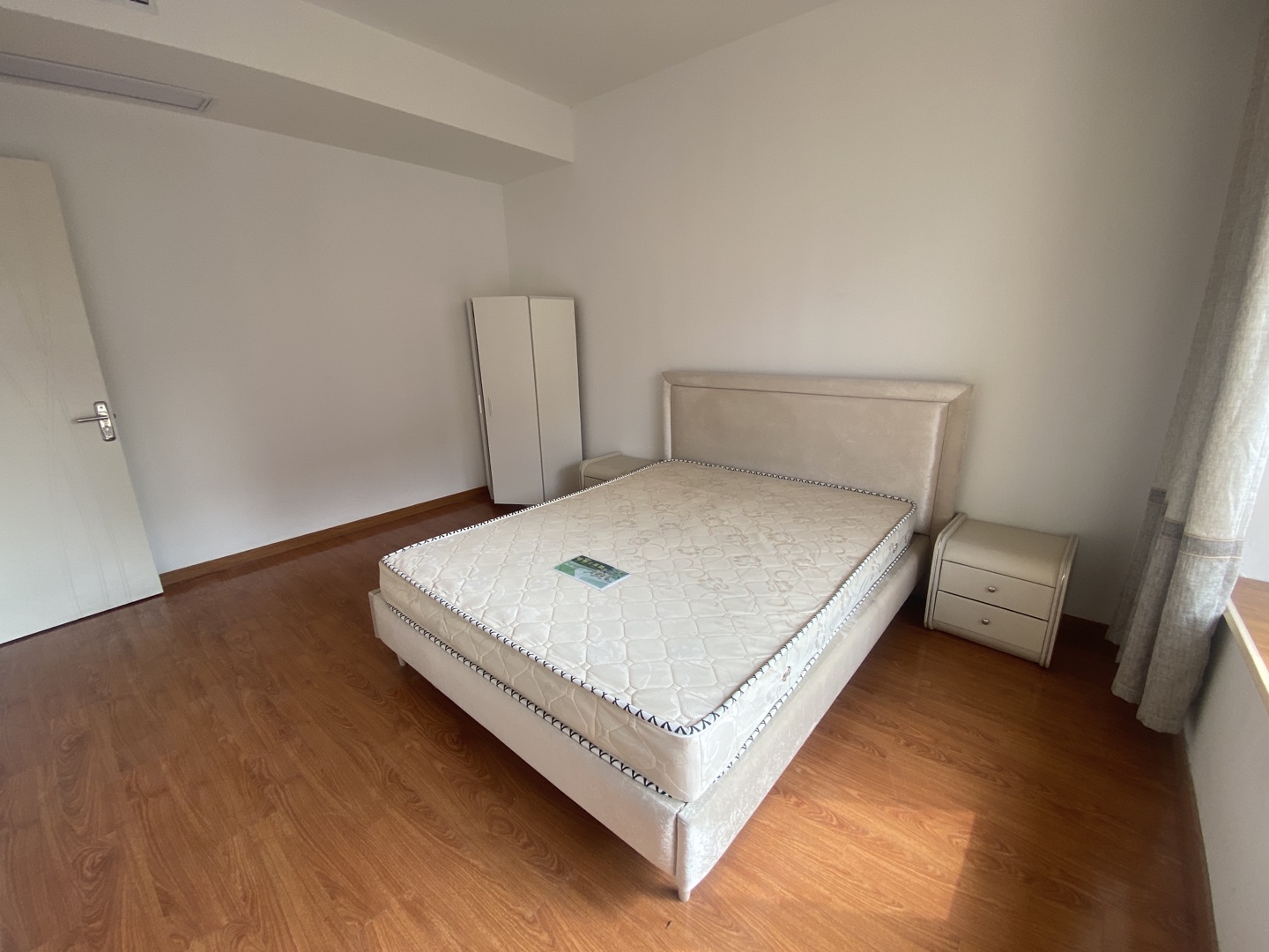 中南世纪花城三期 3室2厅1卫 136m&sup2;