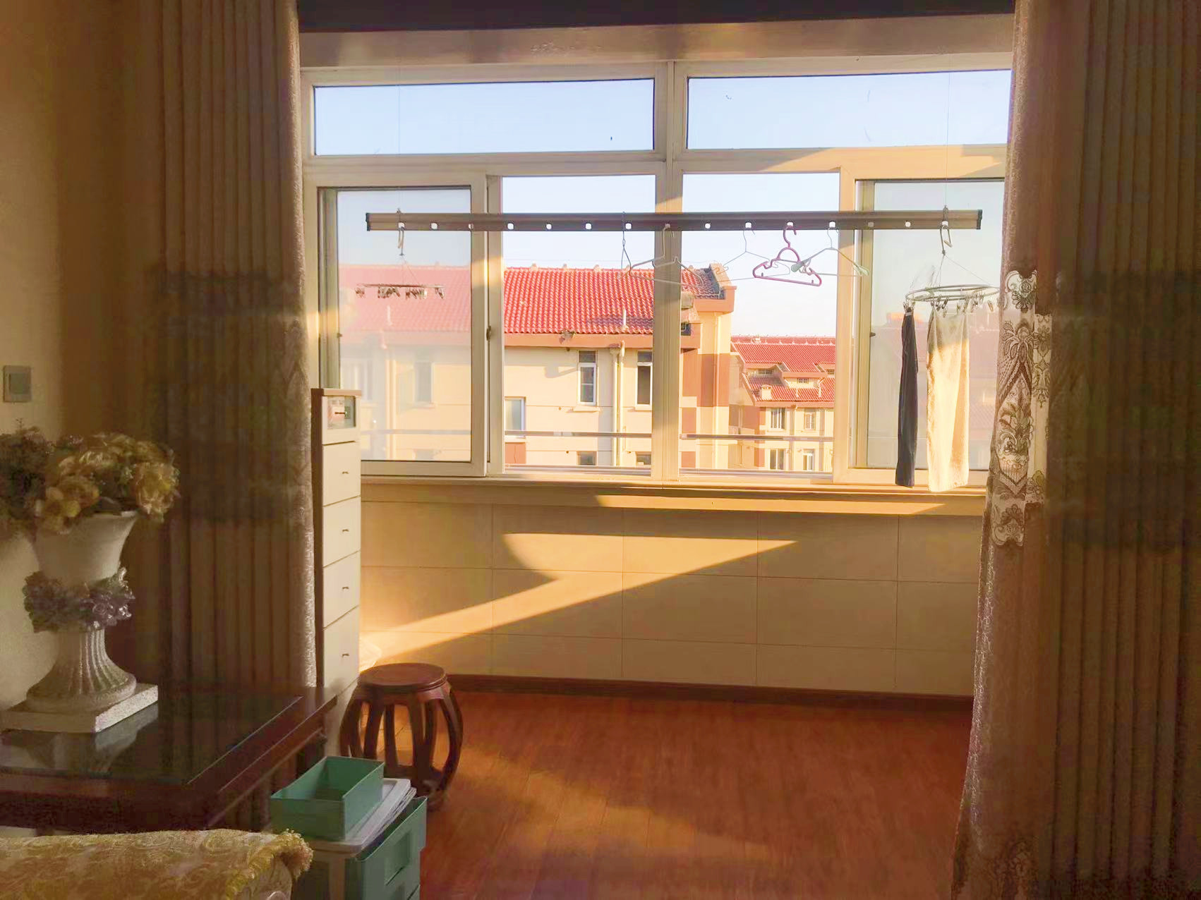 外滩小区 4室2厅2卫 143m&sup2;
