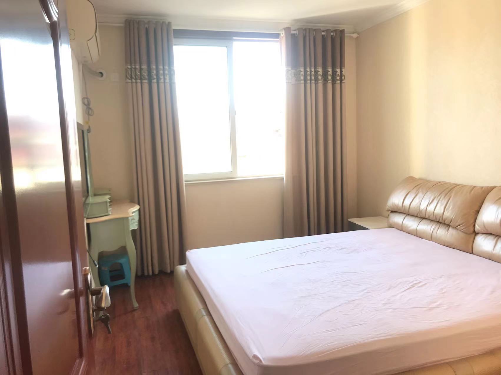 外滩小区 4室2厅2卫 143m&sup2;