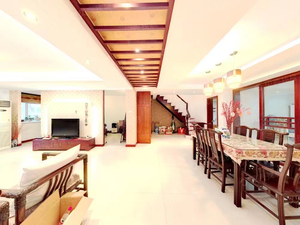 东昇花园 5室3厅2卫 258.00m&sup2;