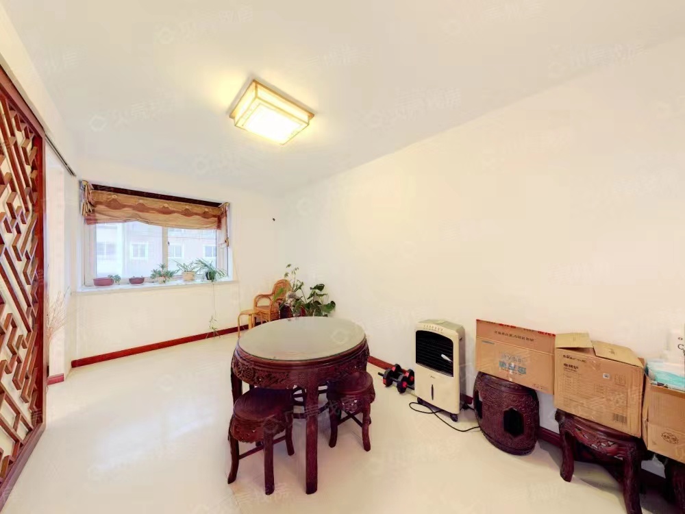 东昇花园 5室3厅2卫 258.00m&sup2;