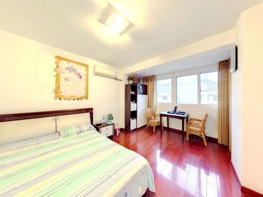 东昇花园 5室3厅2卫 258.00m&sup2;