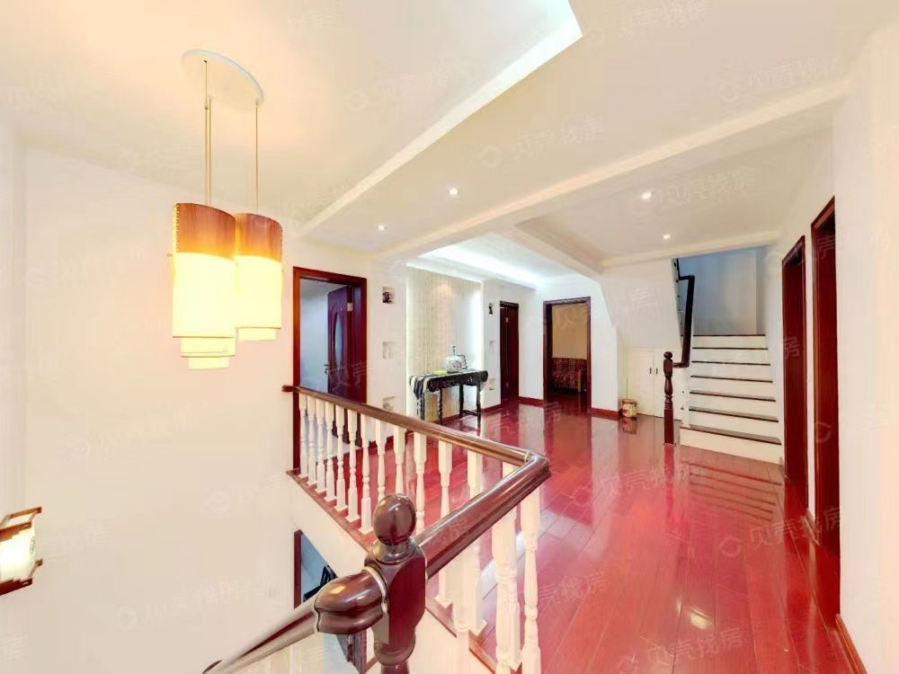 东昇花园 5室3厅2卫 258.00m&sup2;