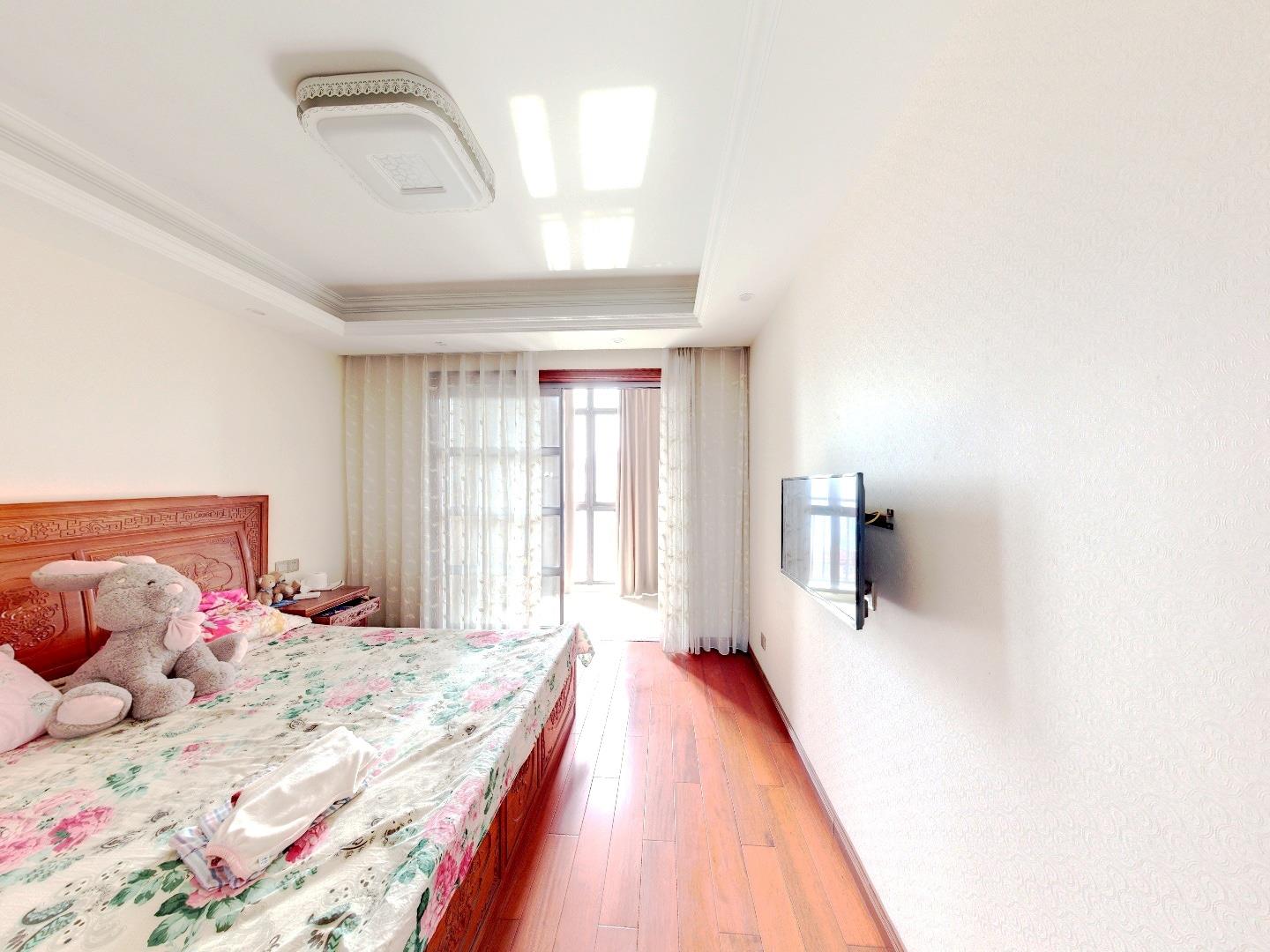 华强城 5室2厅2卫 185.8m&sup2;