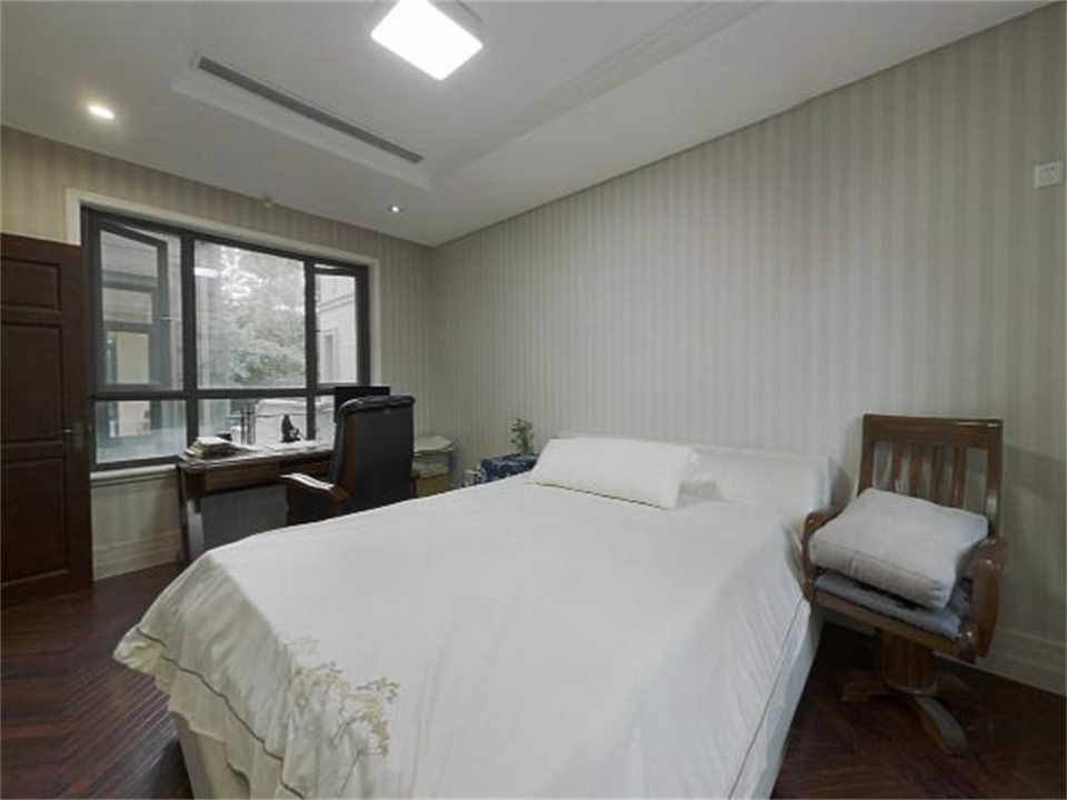 金河名人世家 4室2厅3卫 231m&sup2;