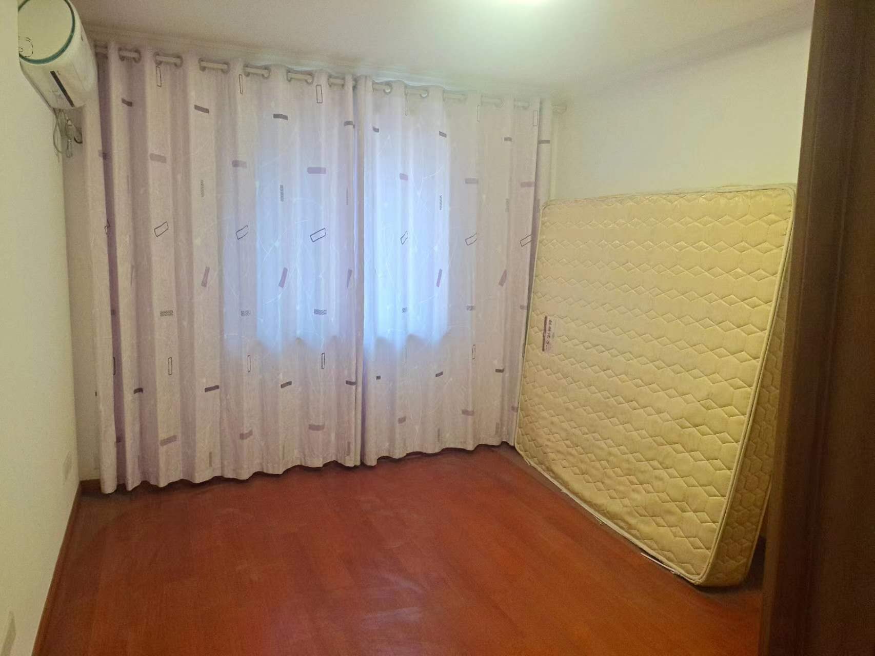 华威园 3室1厅1卫 93m&sup2;