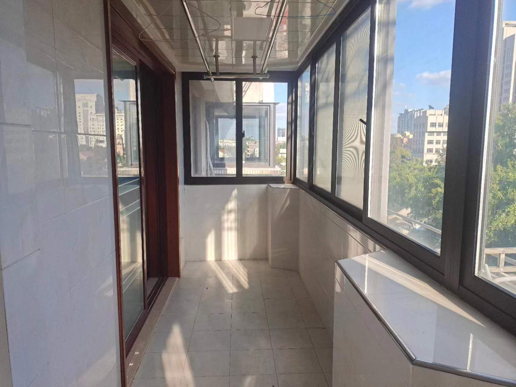 华威园 3室1厅1卫 93m&sup2;