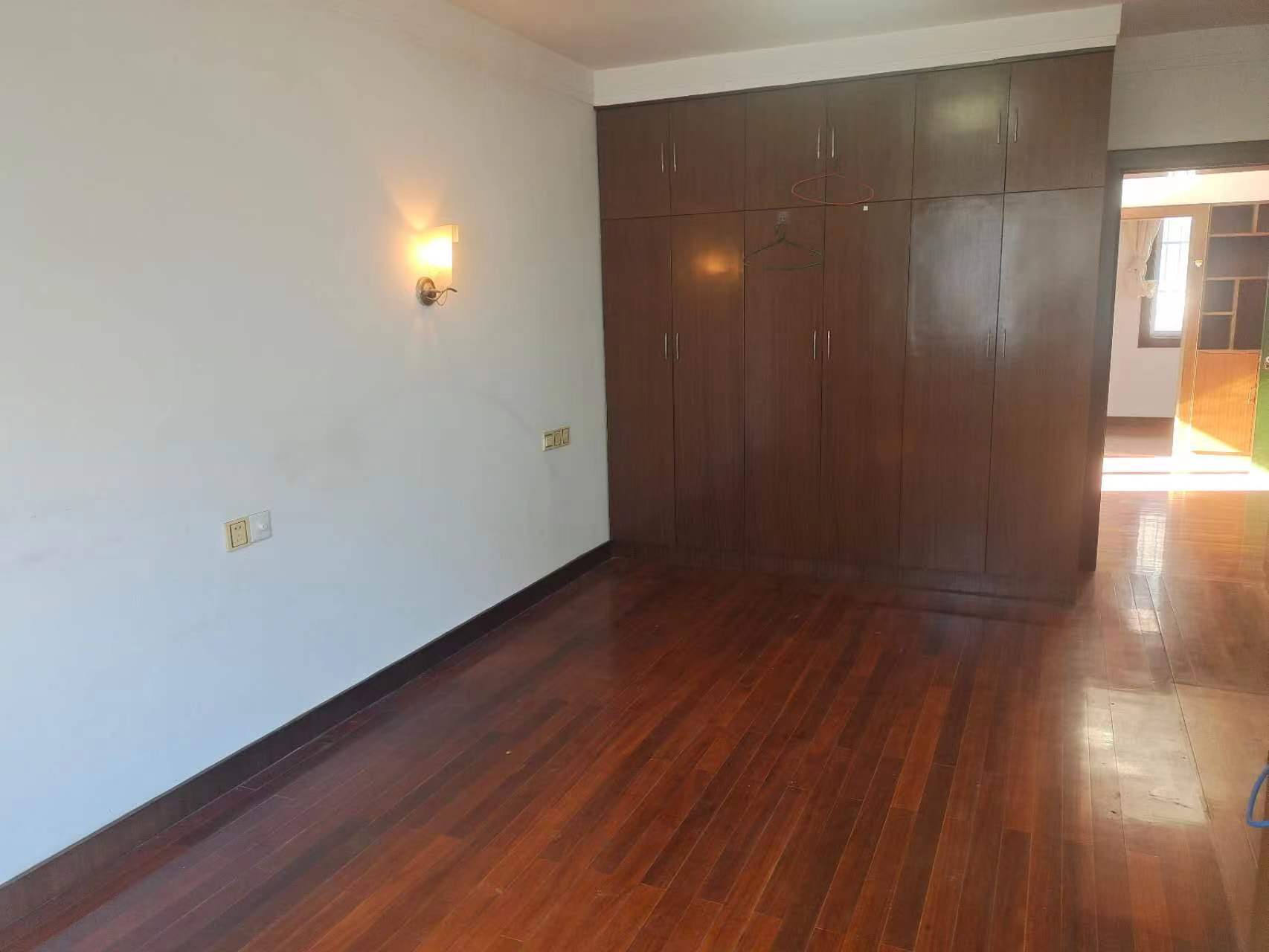 华威园 2室1厅1卫 88m&sup2;