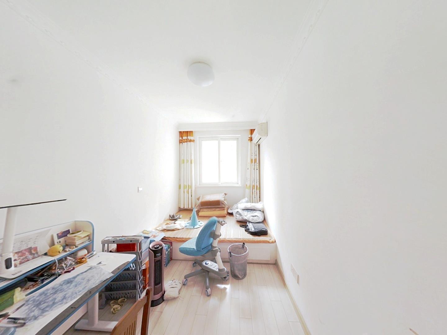 怡园新苑 3室2厅1卫 126m&sup2;