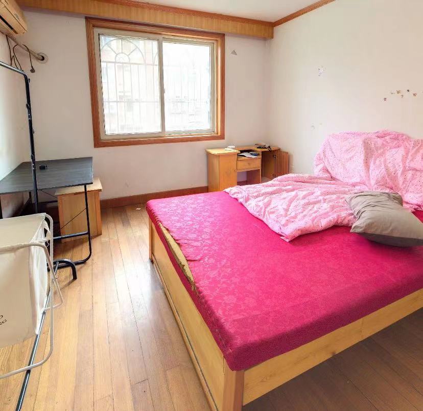 城南东苑 3室1厅1卫 130m&sup2;