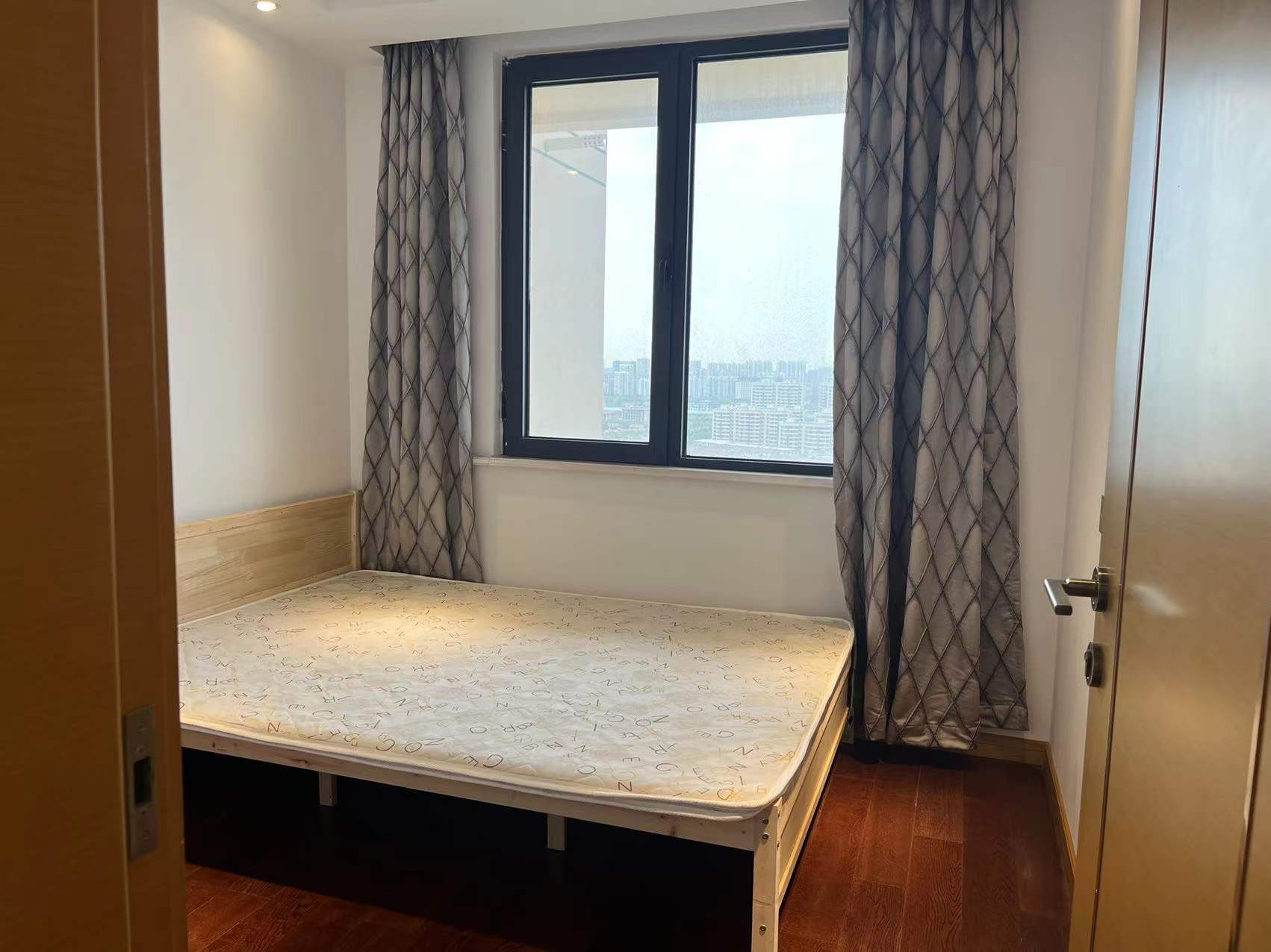 中南世纪花城三期 4室2厅2卫 143m&sup2;