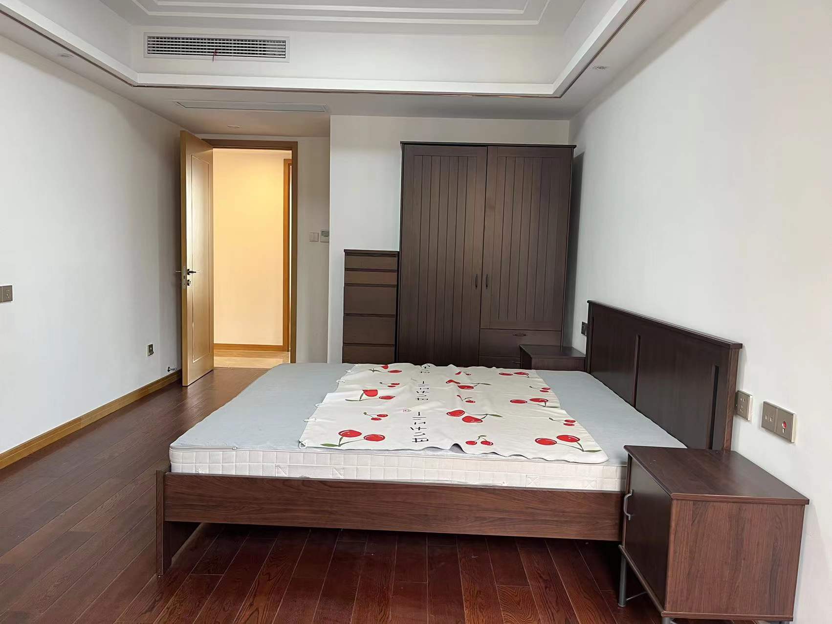 中南世纪花城三期 4室2厅2卫 143m&sup2;