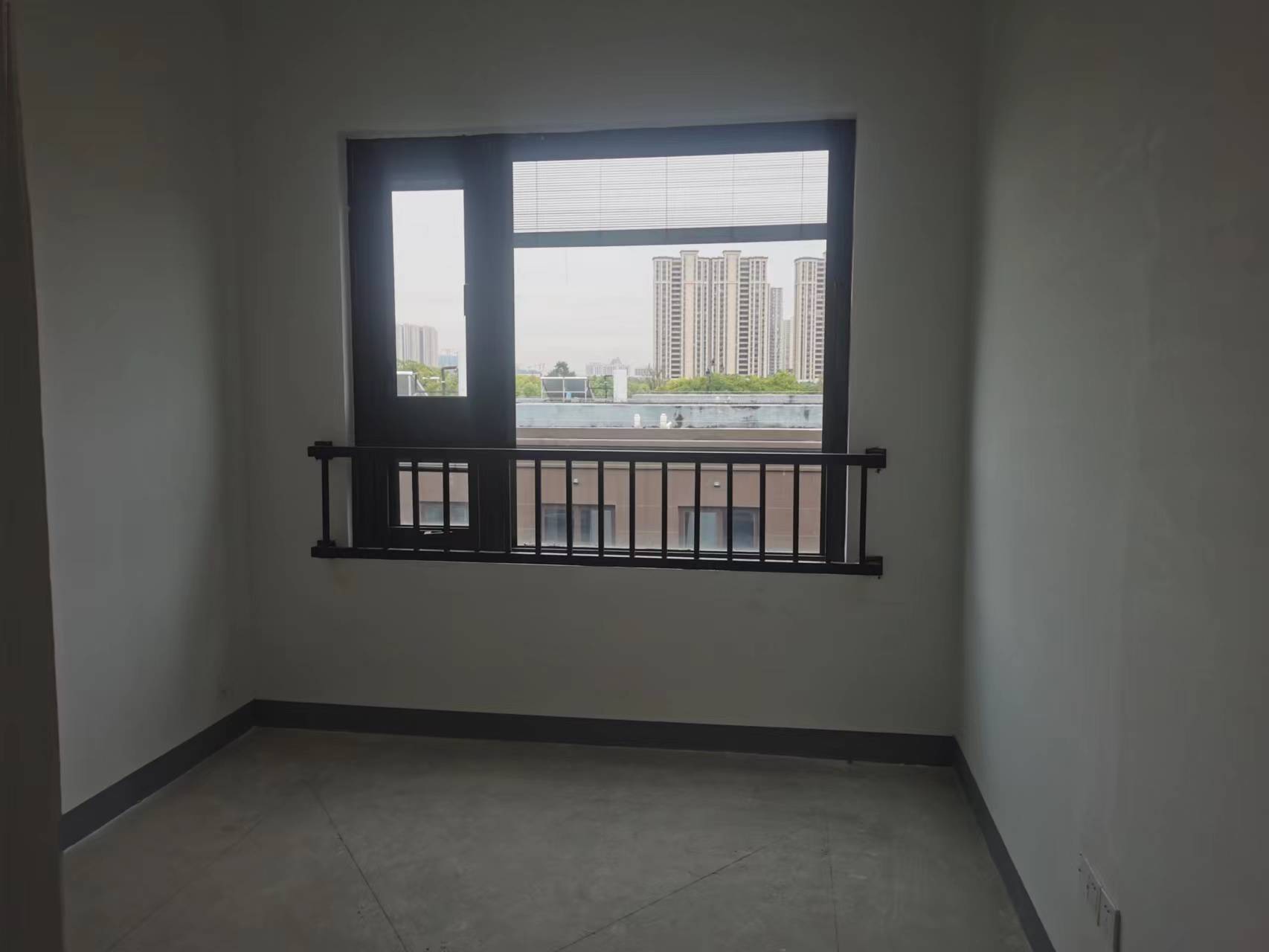 春风南岸东园 4室2厅3卫 138m&sup2;