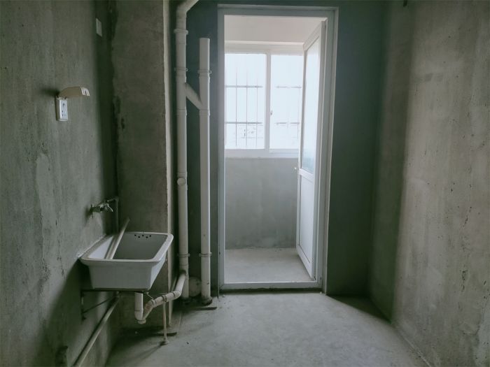 幸福新居 3室2厅1卫 150m&sup2;