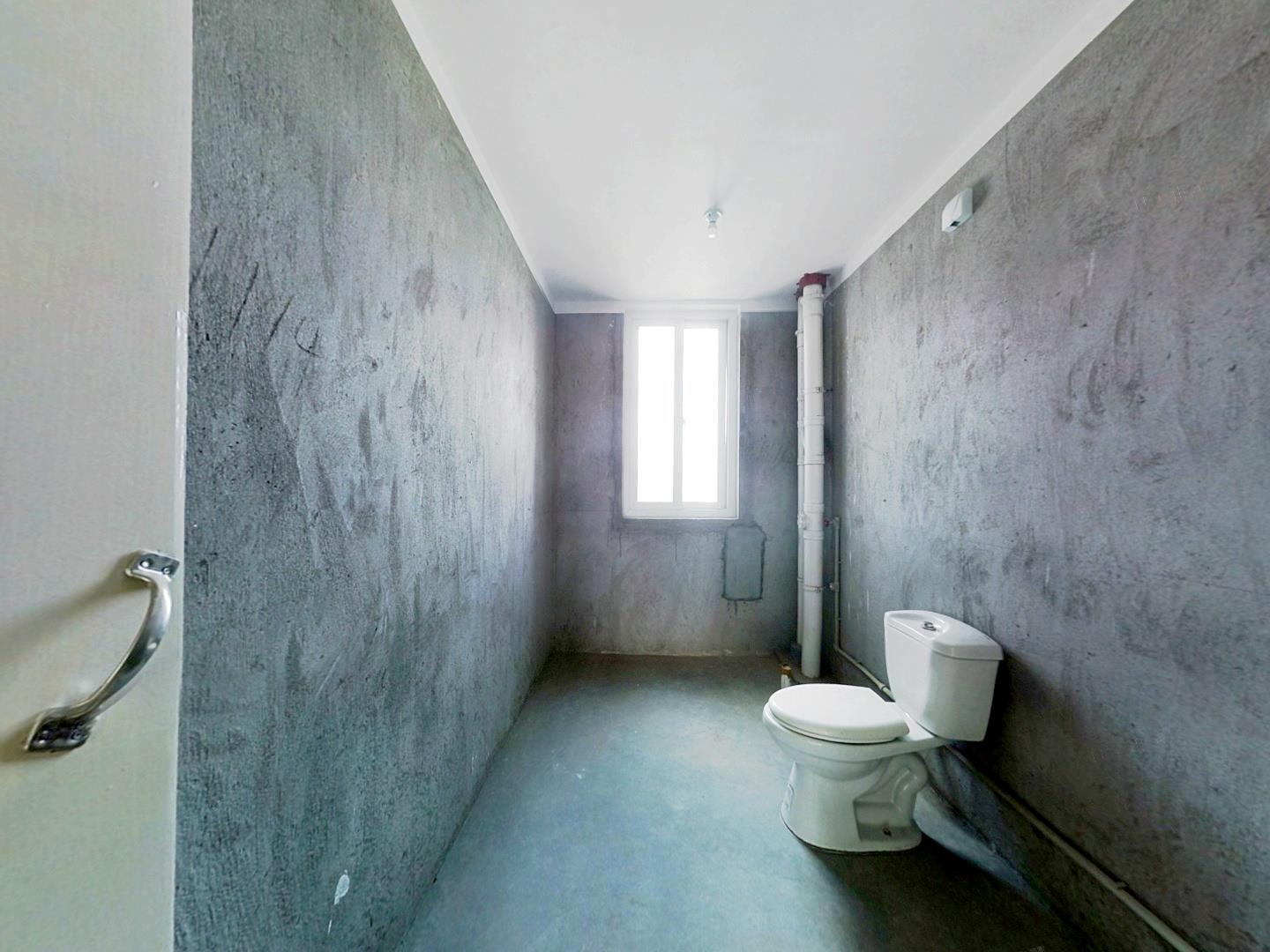 永泰佳园 3室2厅2卫 150.7m&sup2;