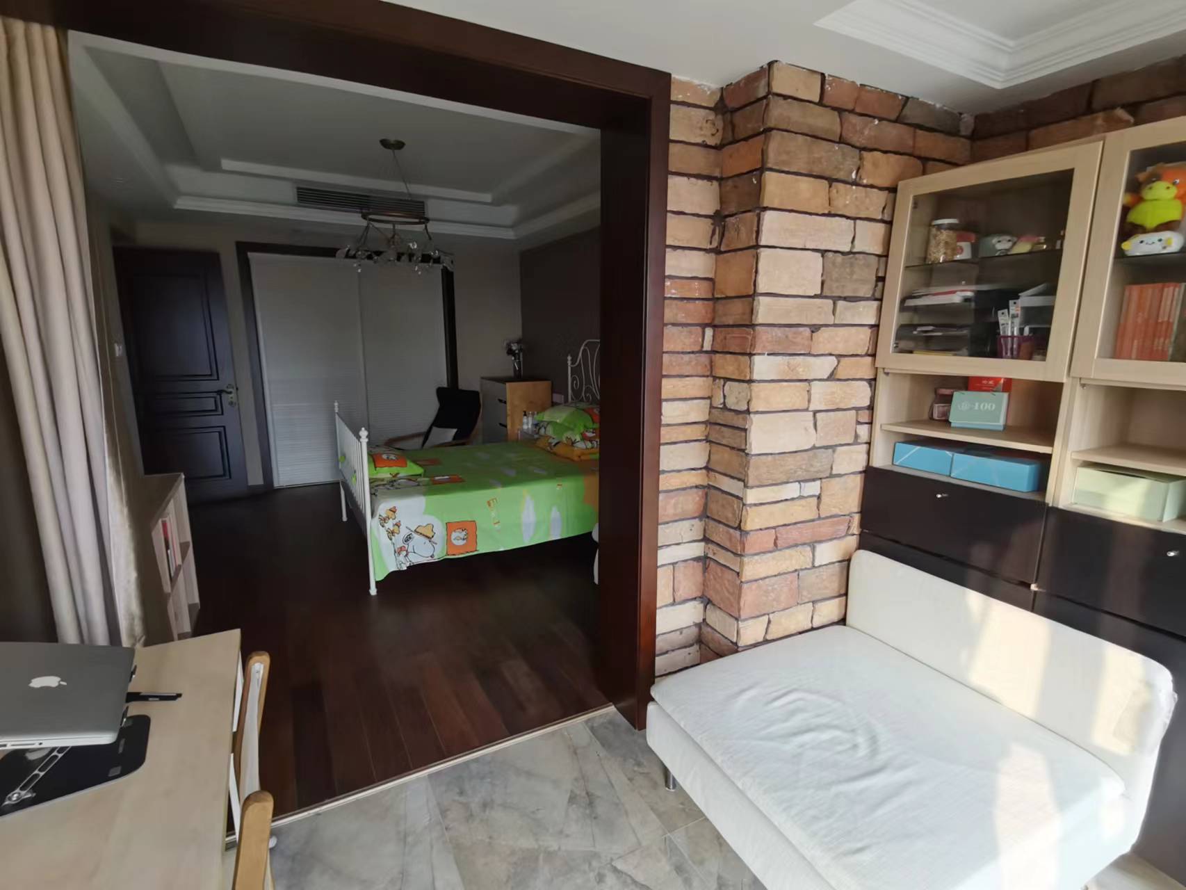 未来锦城 4室2厅2卫 172.73m&sup2;