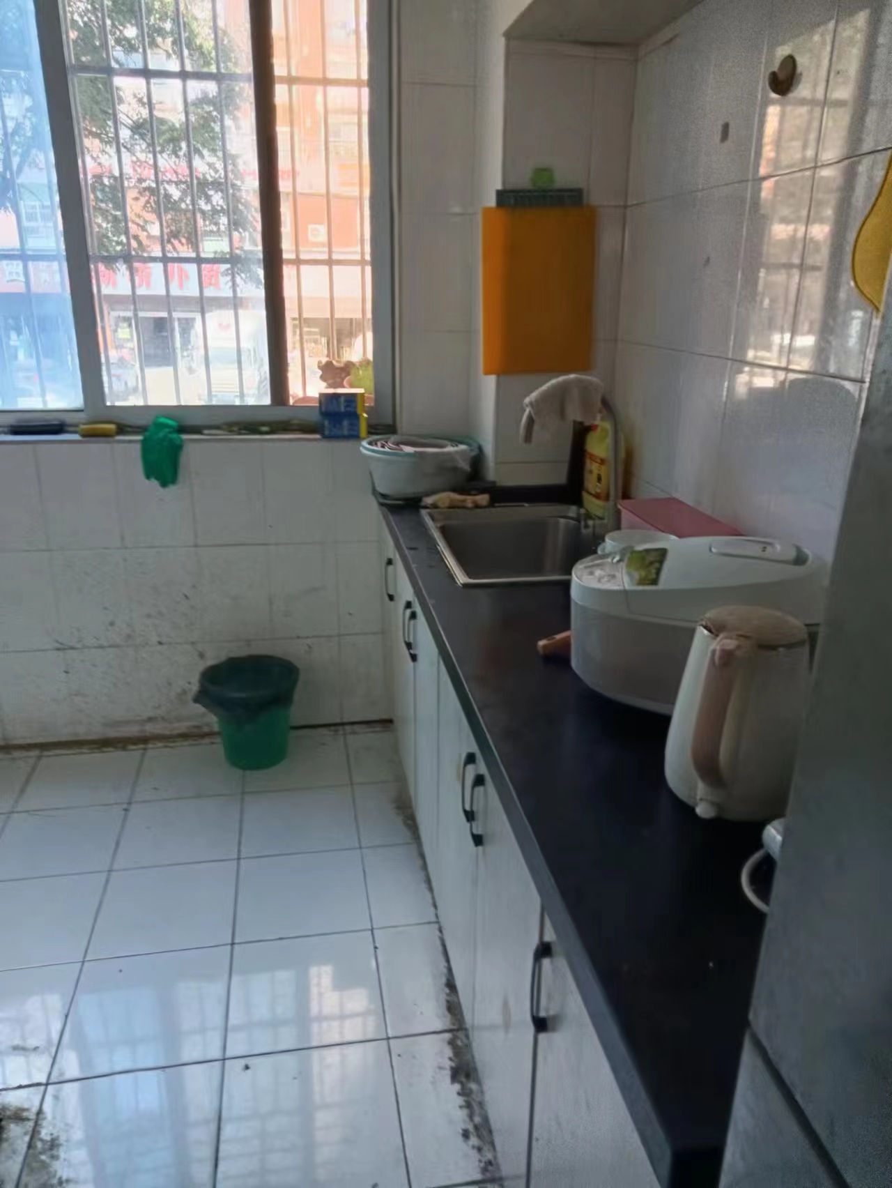 南川园新村 2室1厅1卫 65m&sup2;
