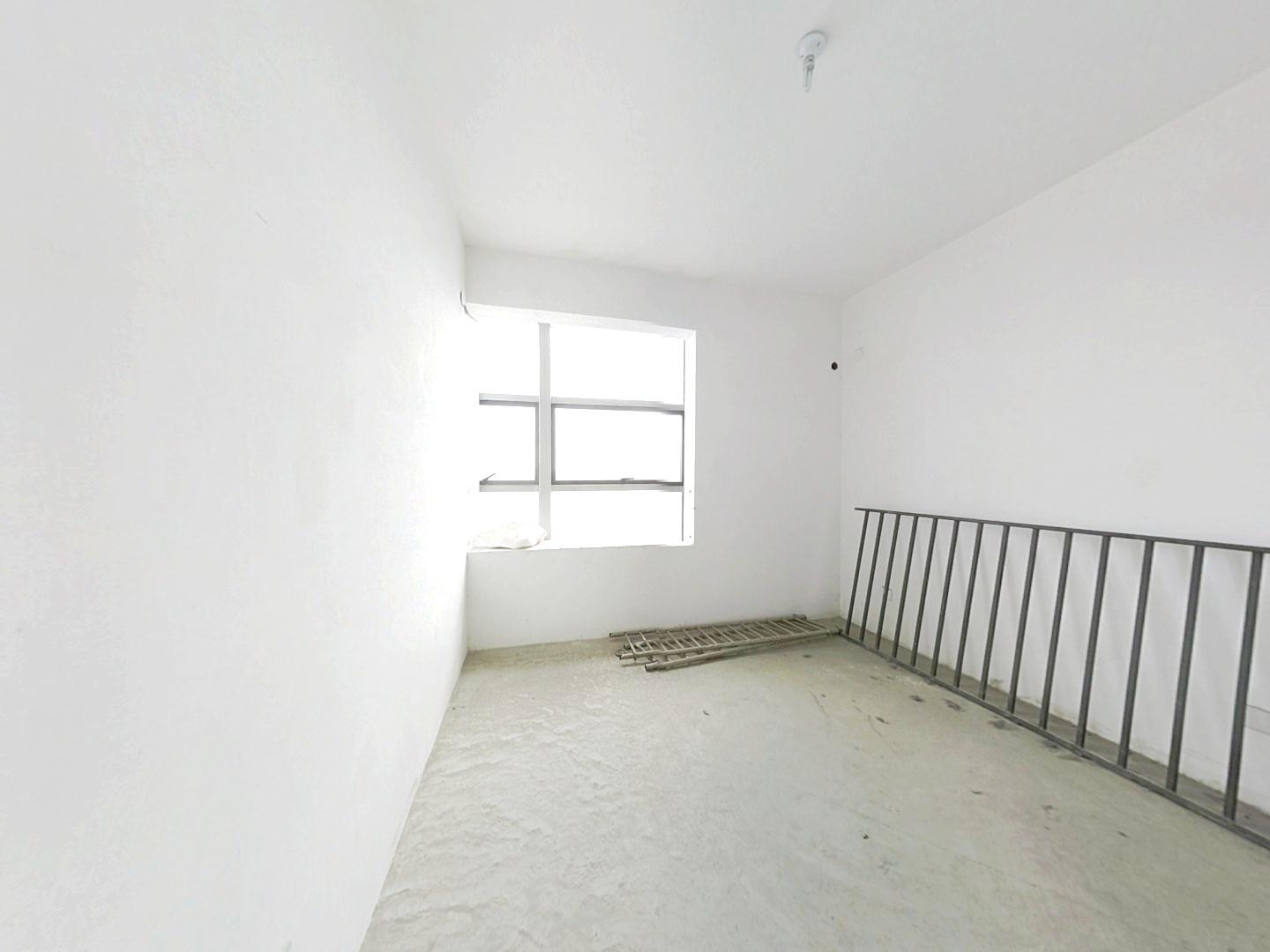 意邦绿墅湾 3室2厅2卫 143m&sup2;