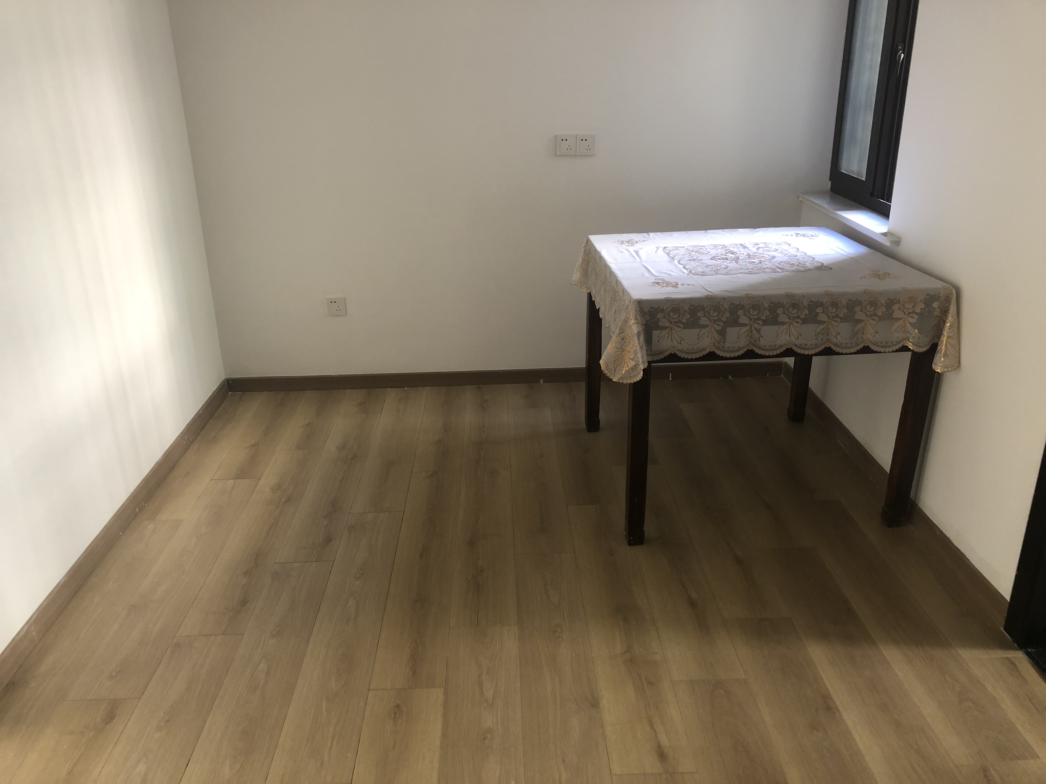 虹桥东村 2室1厅1卫 72m²