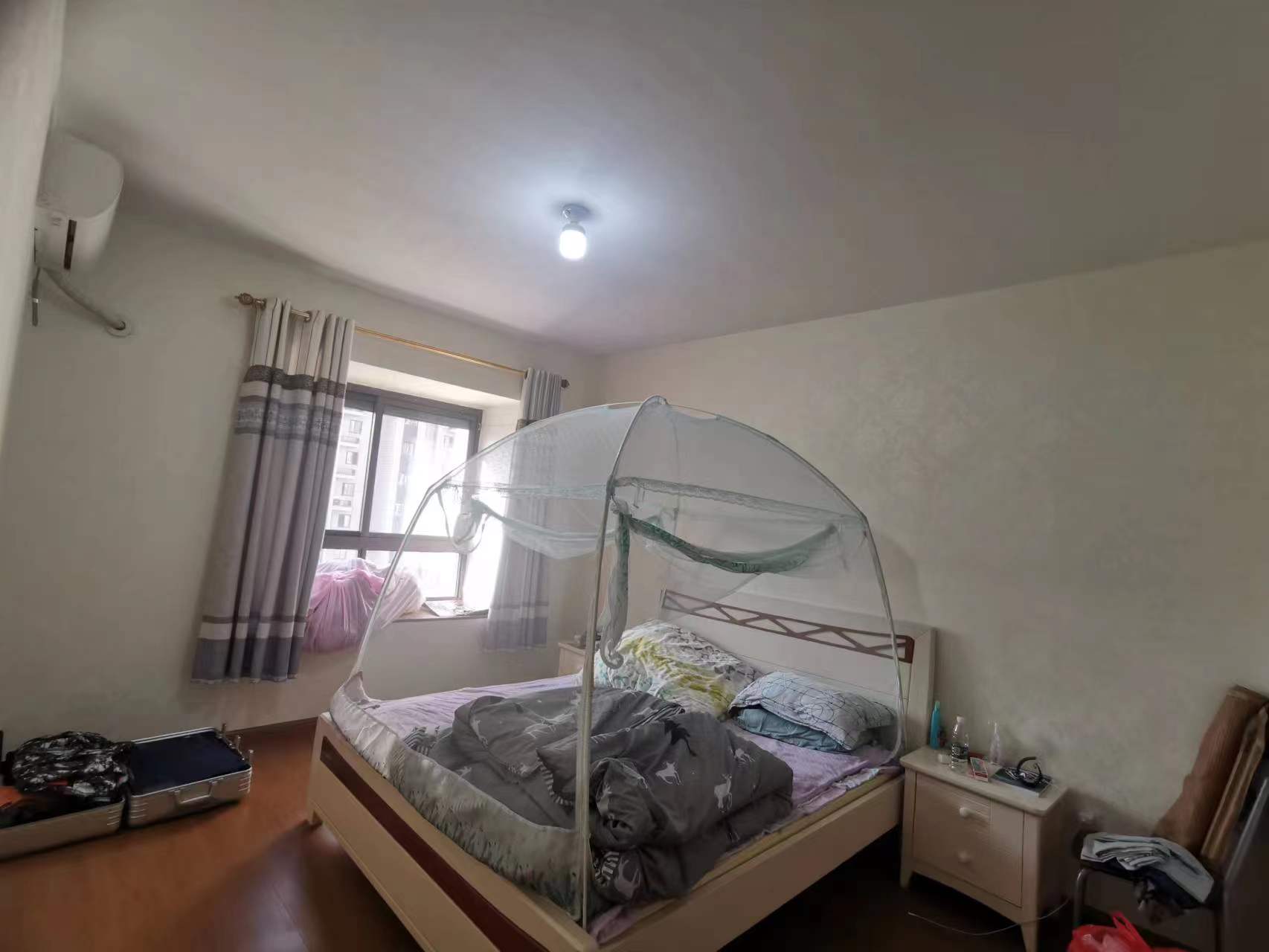 皇家花园北区 3室2厅2卫 144m&sup2;