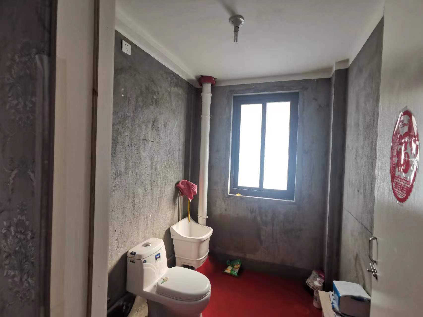 皇家花园北区 3室2厅2卫 144m&sup2;