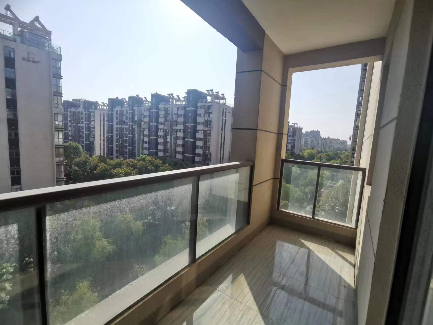 皇家花园北区 3室2厅2卫 144m&sup2;