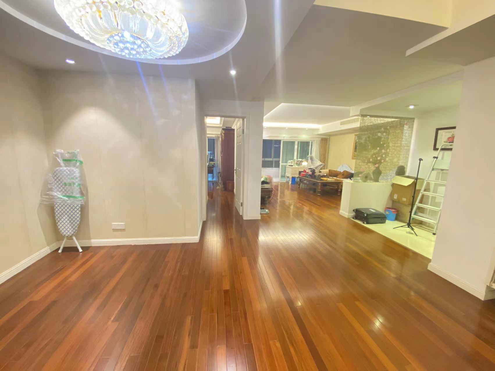 天安花园 3室2厅2卫 194.95m&sup2;