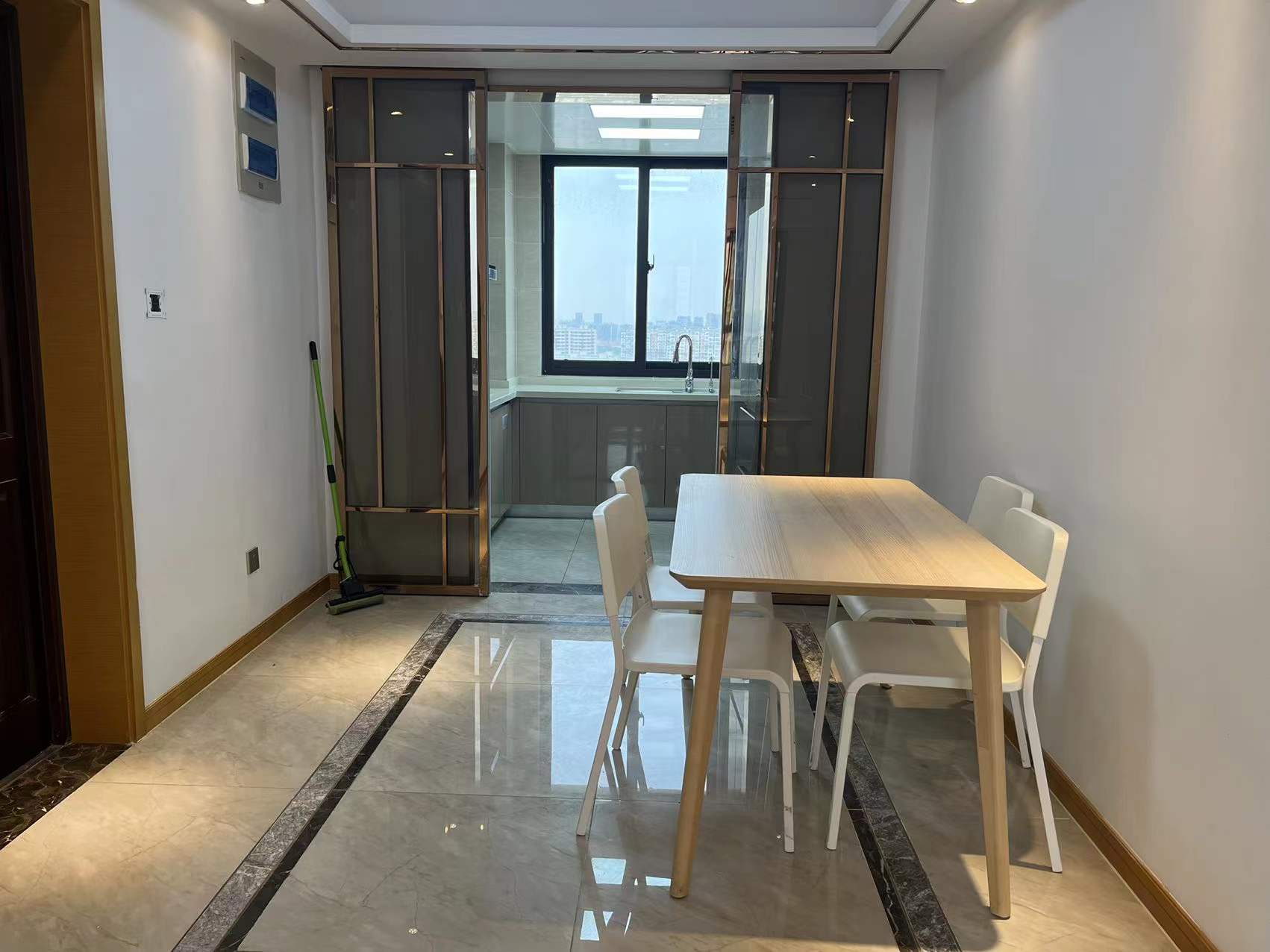 中南世纪花城三期 4室2厅2卫 143.50m²