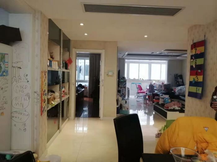 天馨花苑 4室2厅1卫 193m&sup2;