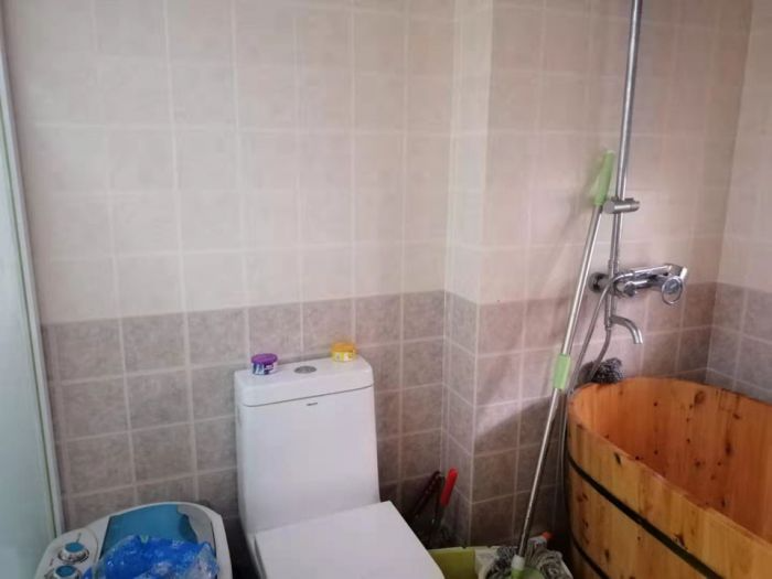 天馨花苑 4室2厅1卫 193m&sup2;