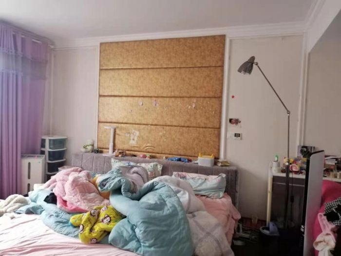 天馨花苑 4室2厅1卫 193m&sup2;