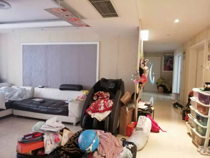 天馨花苑 4室2厅1卫 193m&sup2;