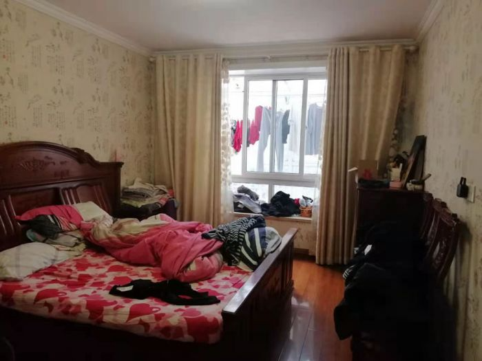 天馨花苑 4室2厅1卫 193m&sup2;