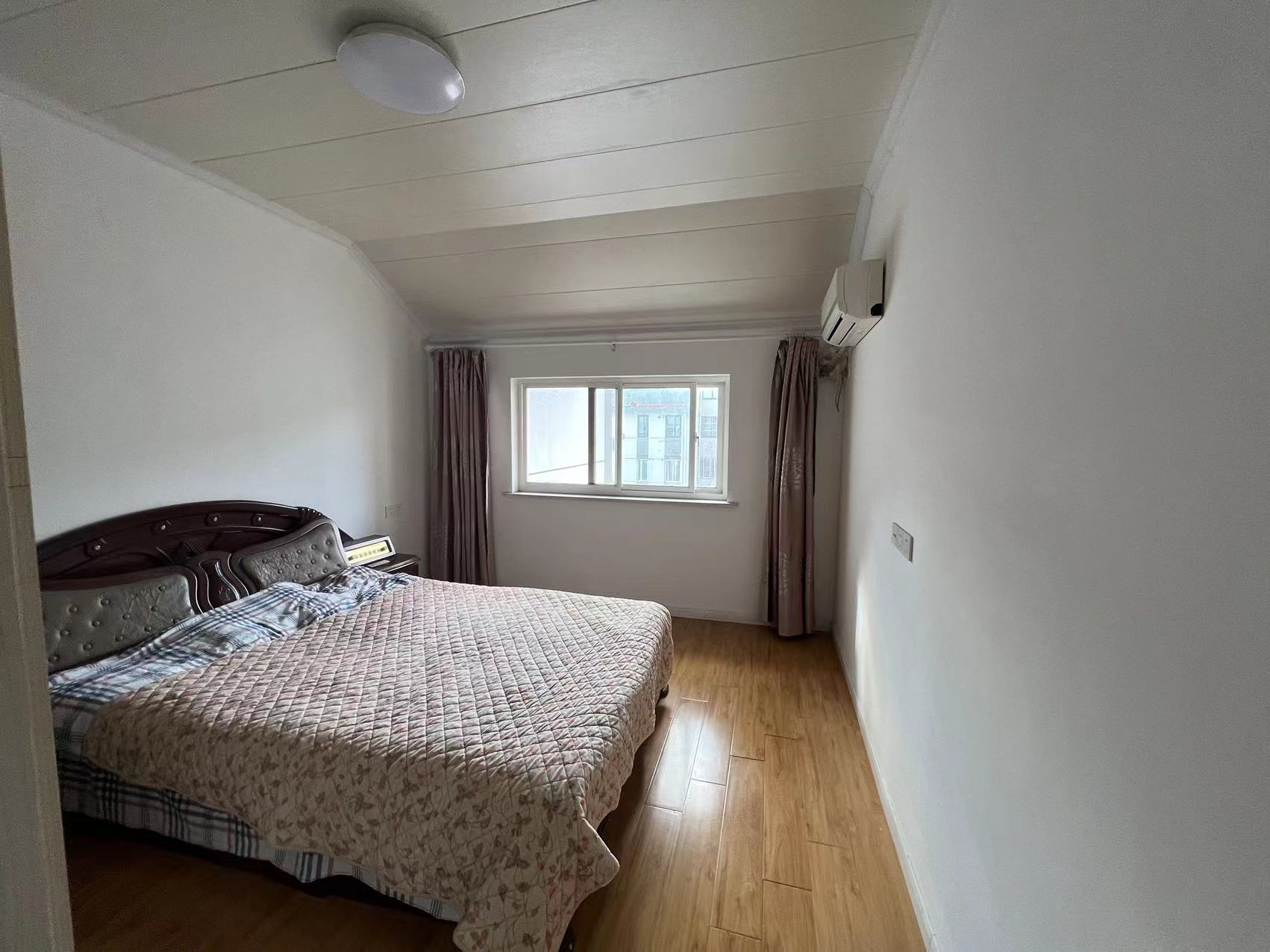 北郭东村北区 5室2厅2卫 130.00m&sup2;