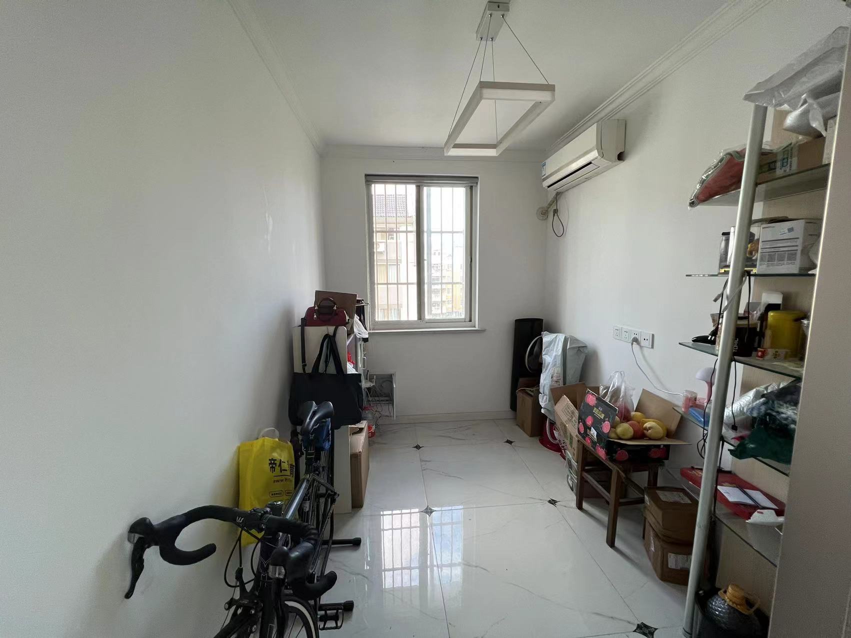 北郭东村北区 5室2厅2卫 130.00m&sup2;