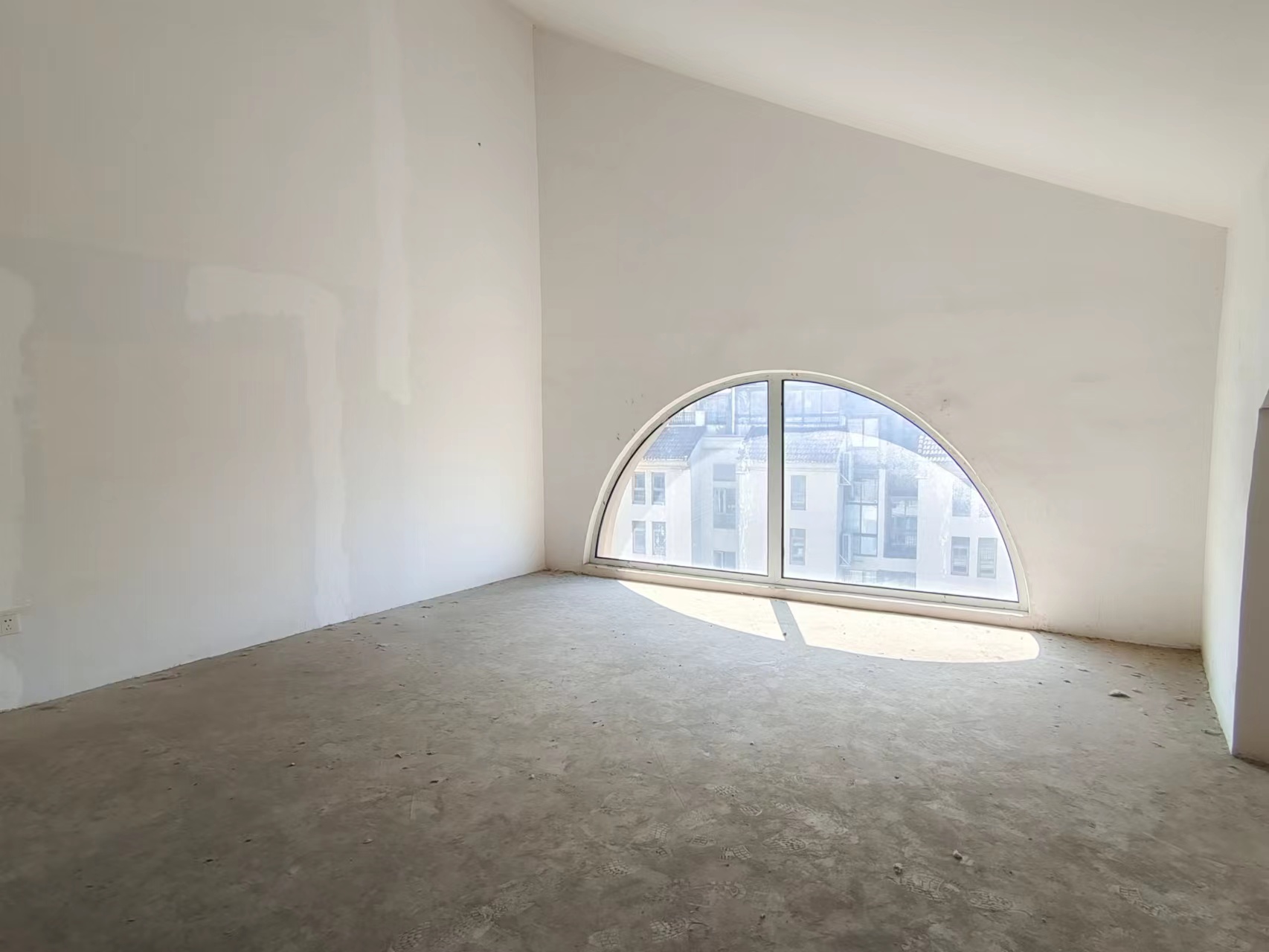 军山花园 5室3厅3卫 233m&sup2;