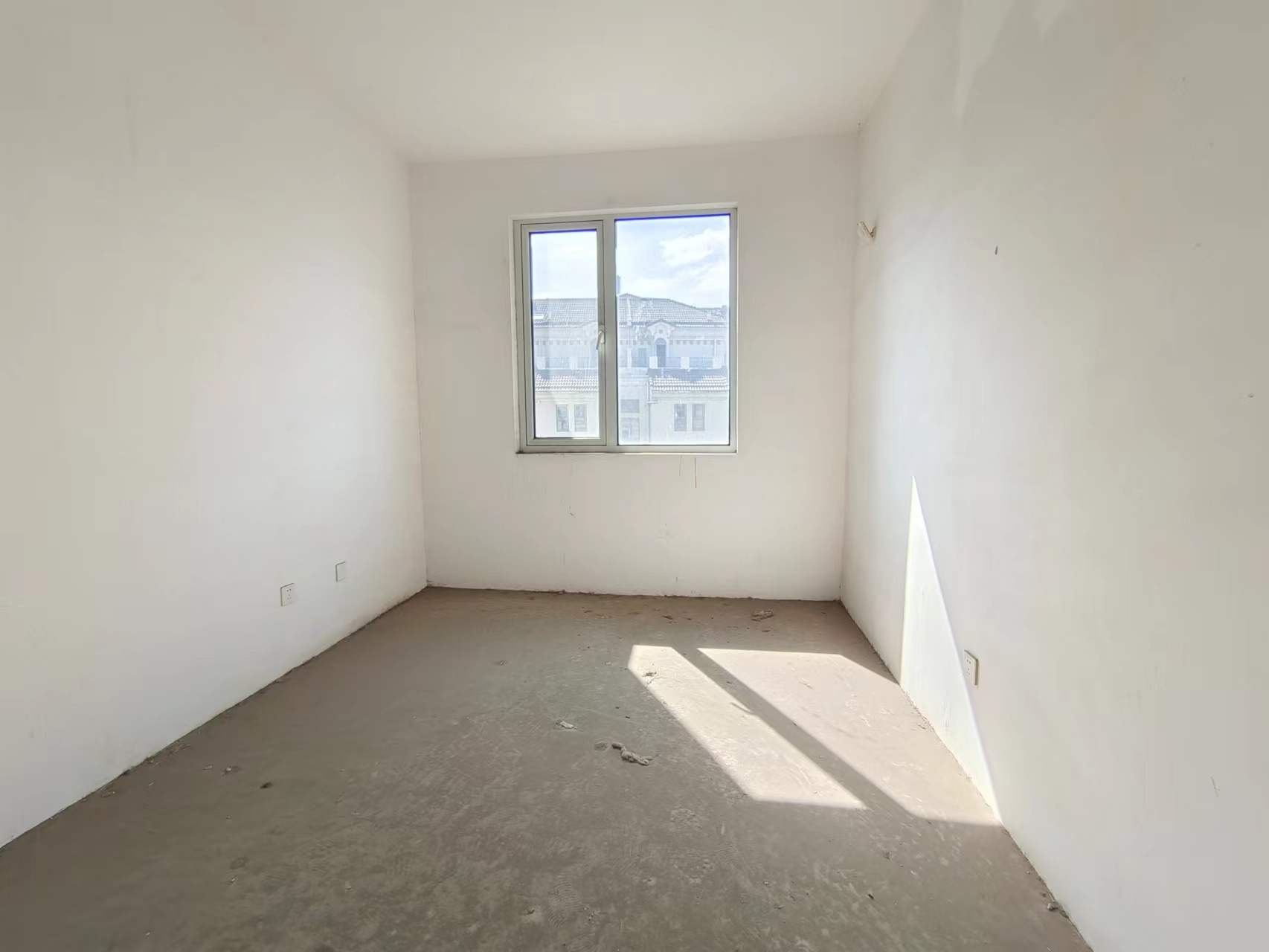 军山花园 5室3厅3卫 233m&sup2;