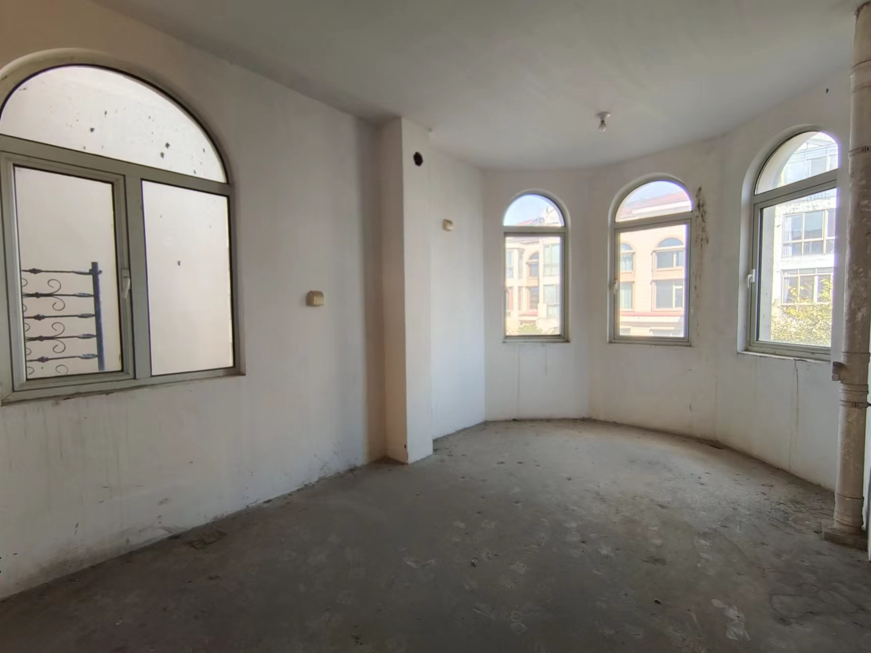 军山花园 5室3厅3卫 233m&sup2;